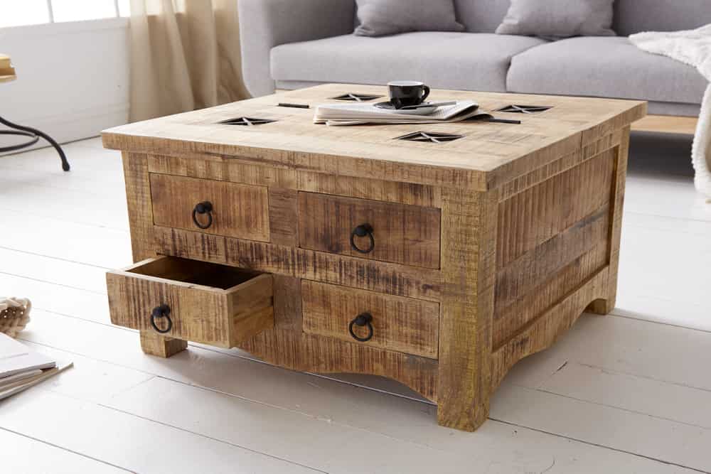 Massiver Couchtisch IRON CRAFT 70cm natur Holz Truhe mit Schubladen und Stauraum