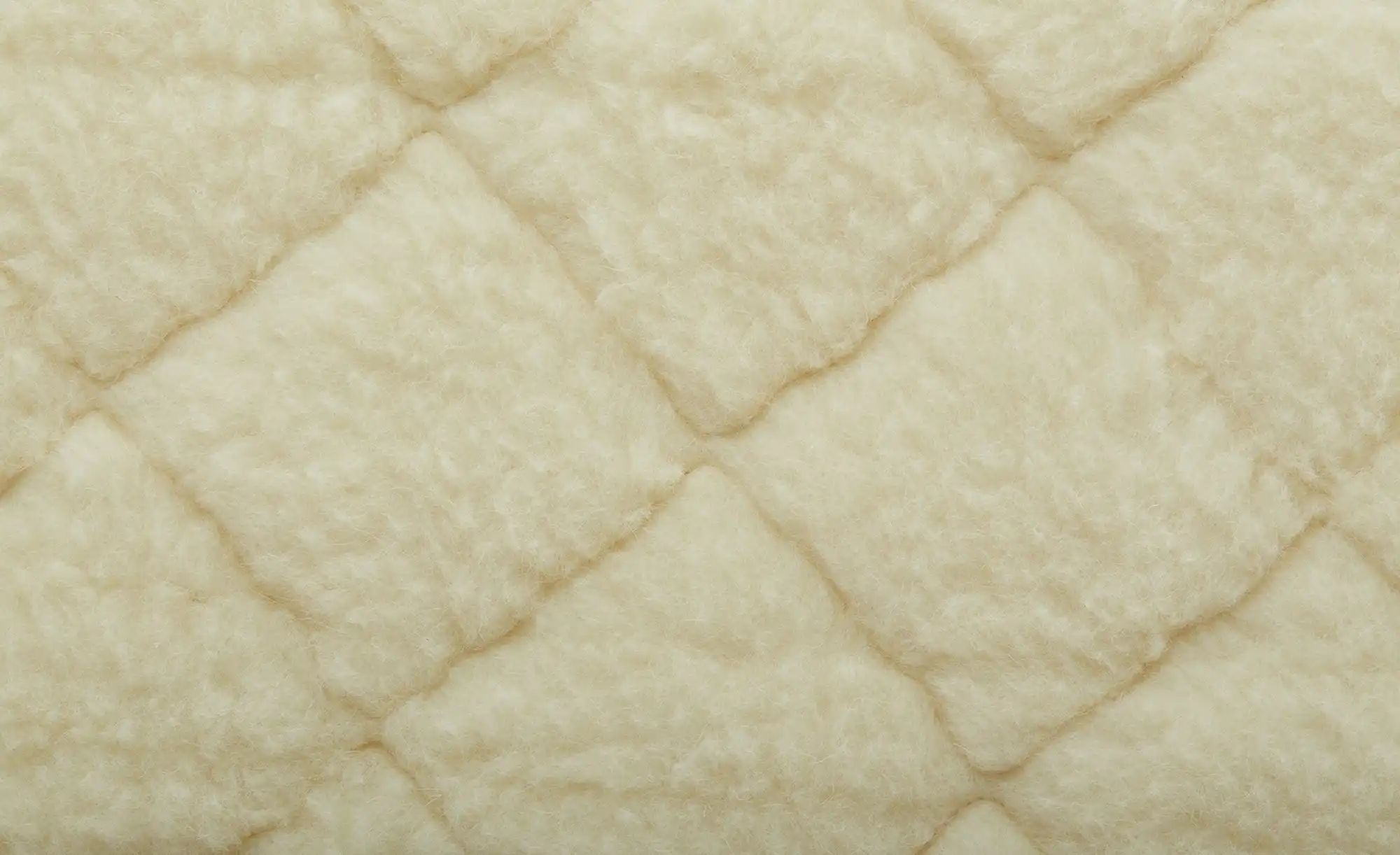 Komfortschaummatratze mit wärmender Lammflor-Seite Elegant Lammflor