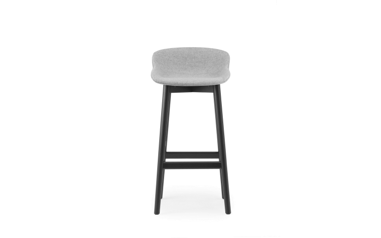 Normann Copenhagen Hyg gestoffeerde barkruk 75 zwart eiken Ultra Leather Black