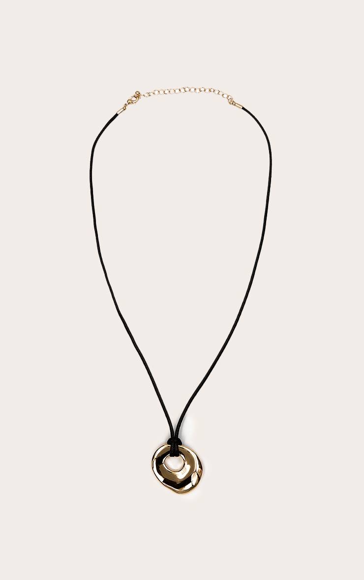 Doré Pendentif Ovale Large Sur Cordon
