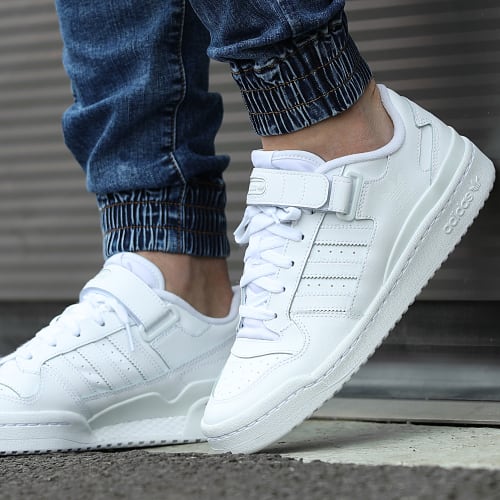 Baskets Forum Low FY7755 Footwear White