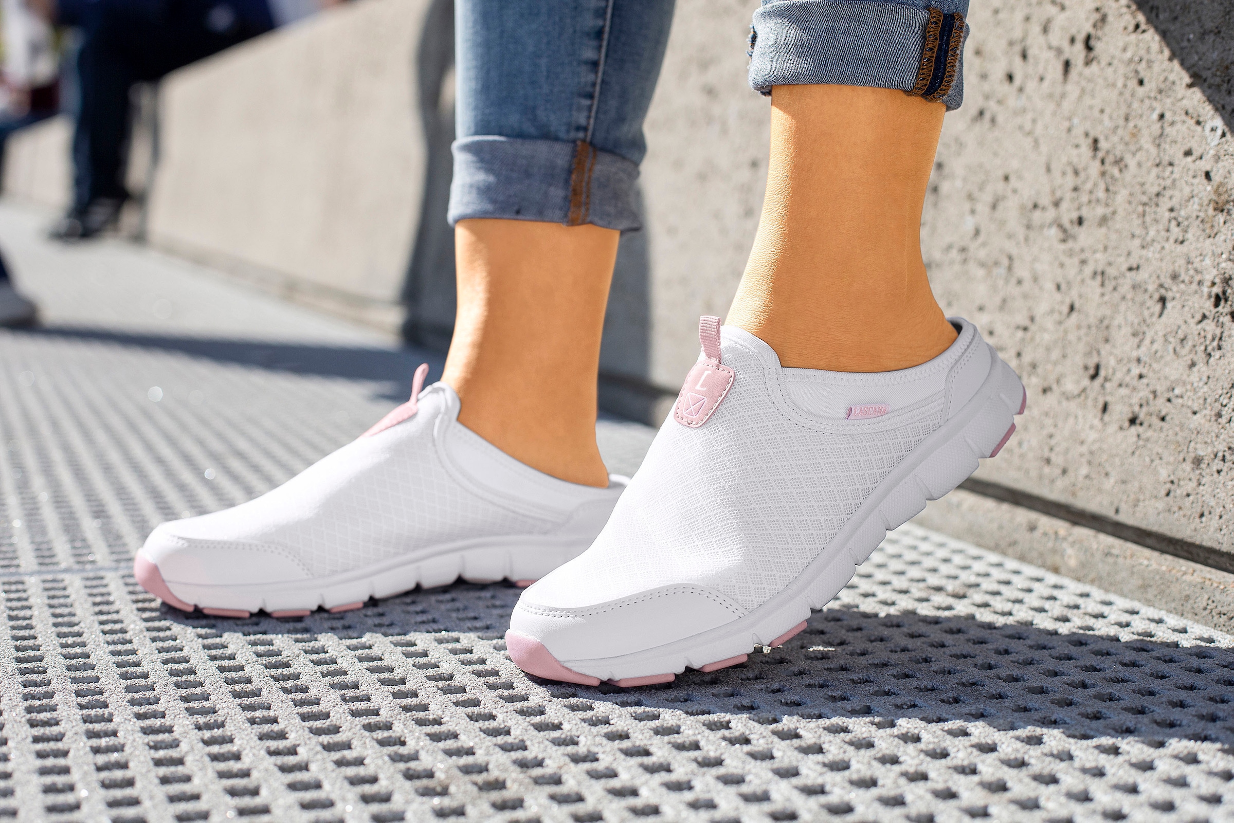 LASCANA Sneaker  Halbschuh, Freizeitschuh, Sabot, Clogs aus leichtem Mesh-Material
