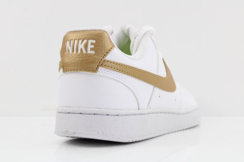 Nike Sneaker