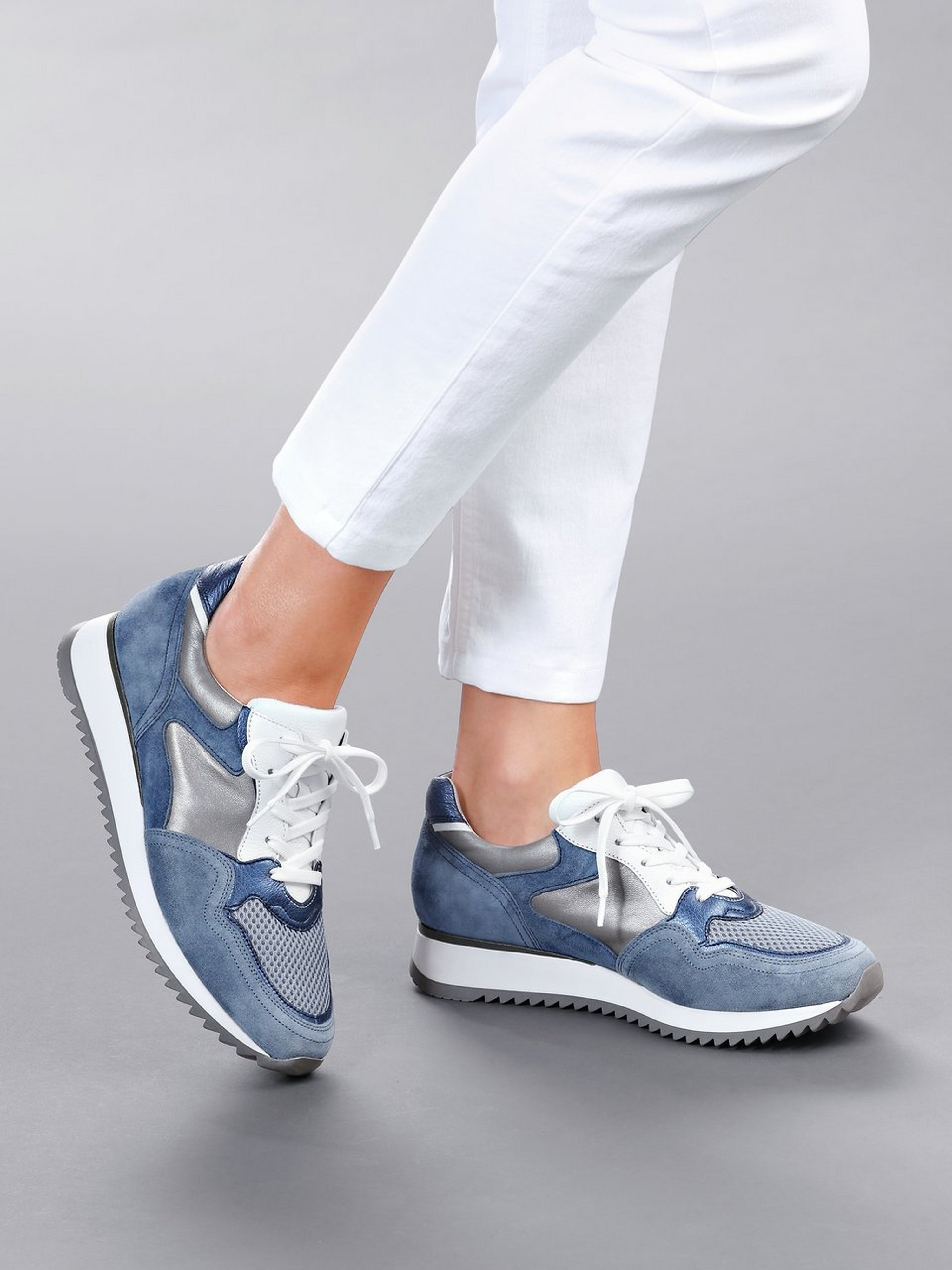Sneaker