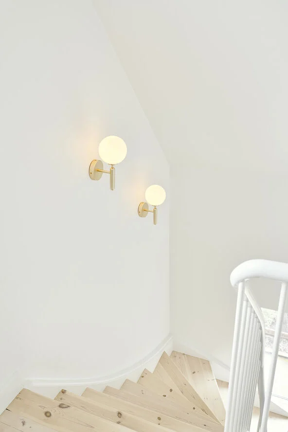 Nuura Miira Wall, brass / opal Brass / opal
