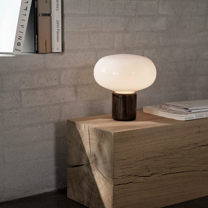New Works - Karl-Johan Tischleuchte, Eiche geräuchert / Opalglas