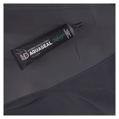 Colle pour réparation combinaisons néoprène - McNETT BLACK WITCH - AQUASURE  NEO - 28ml