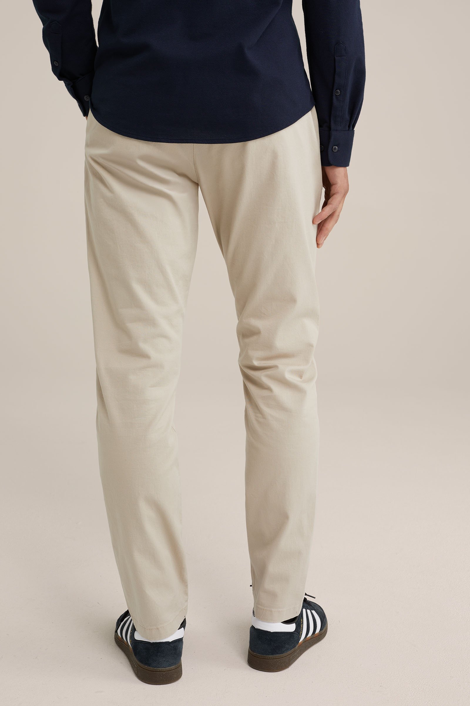 slim fit chino met stretch Fundamentals Beige