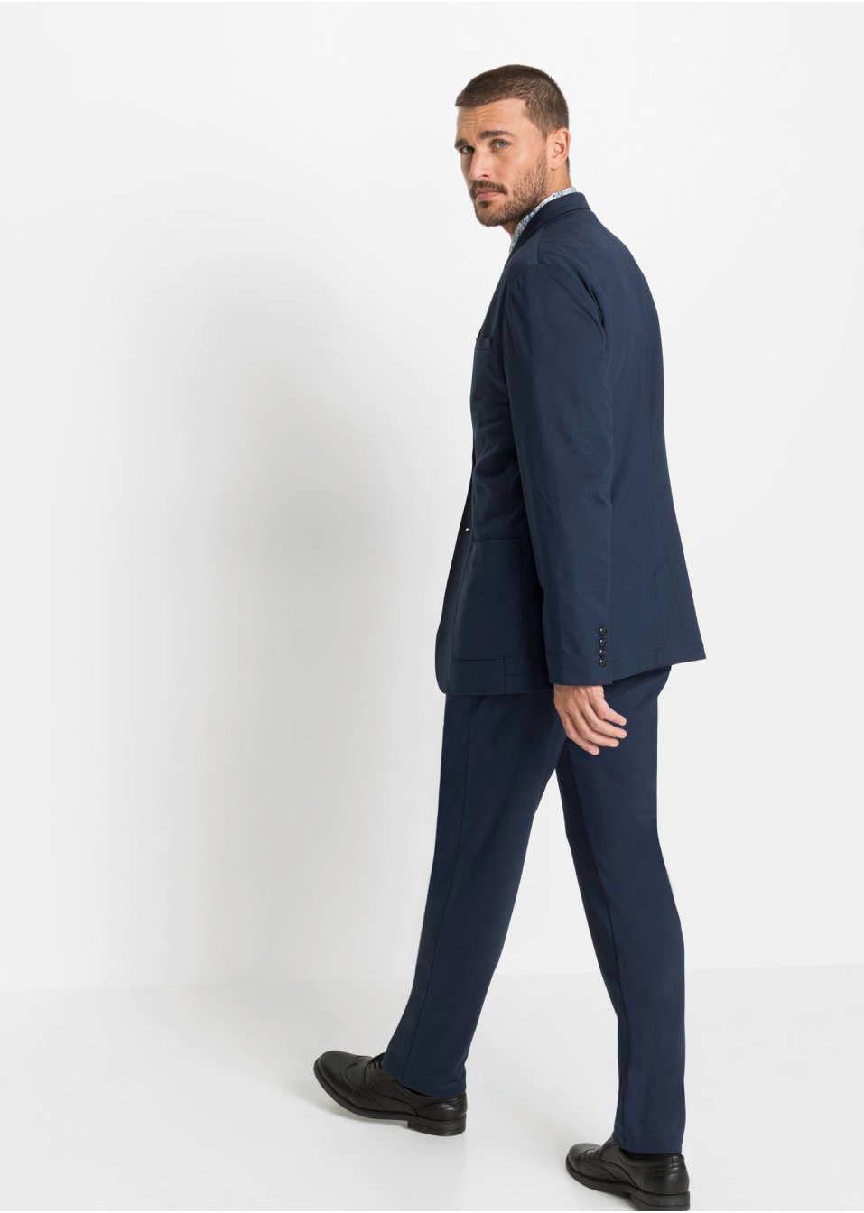 Costume 2 pièces : veste de costume et pantalon