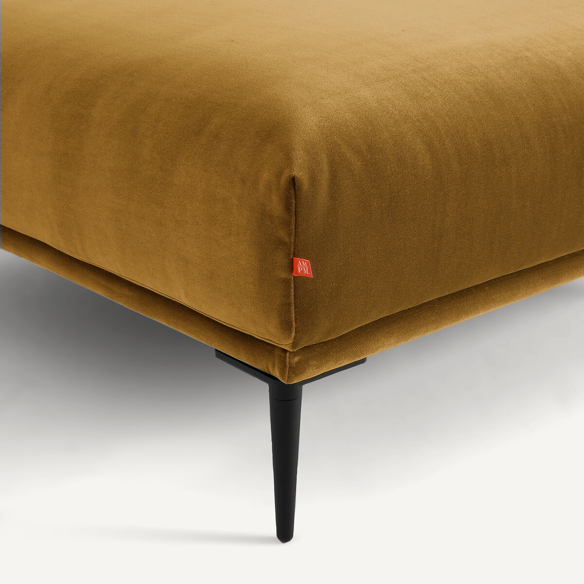 AM.PM<br>Puf XL em veludo, design Oscar E.Gallina