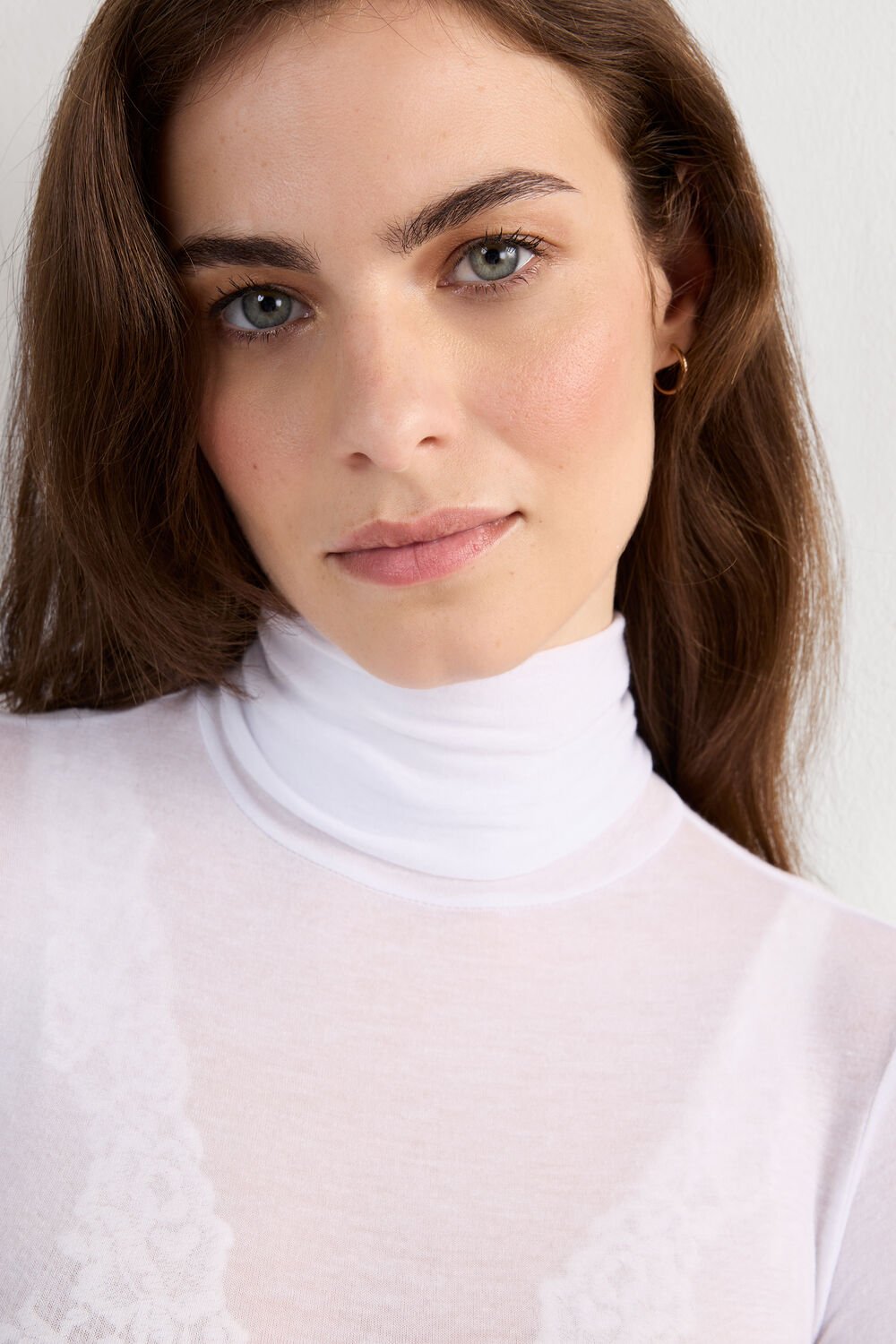 Blusa ultraleve de gola alta em modal e cashmere