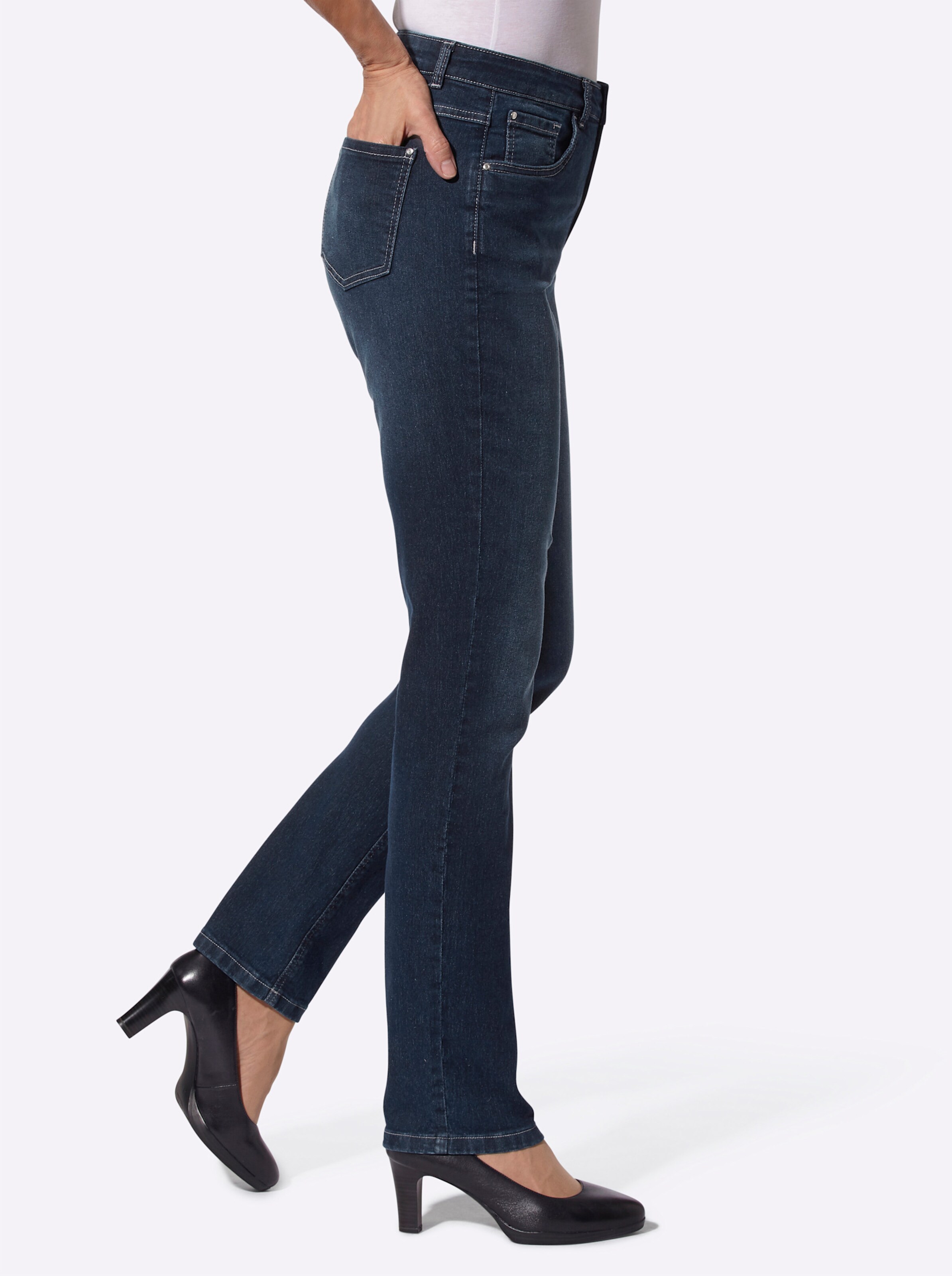 Jeans in dark blue