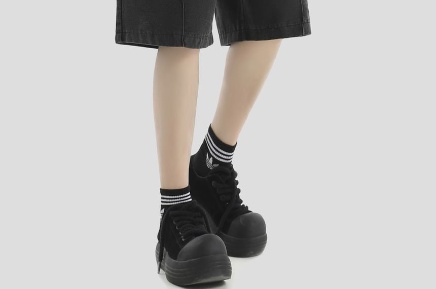 INStudio - High Waist Washed Wide Leg Denim Shorts