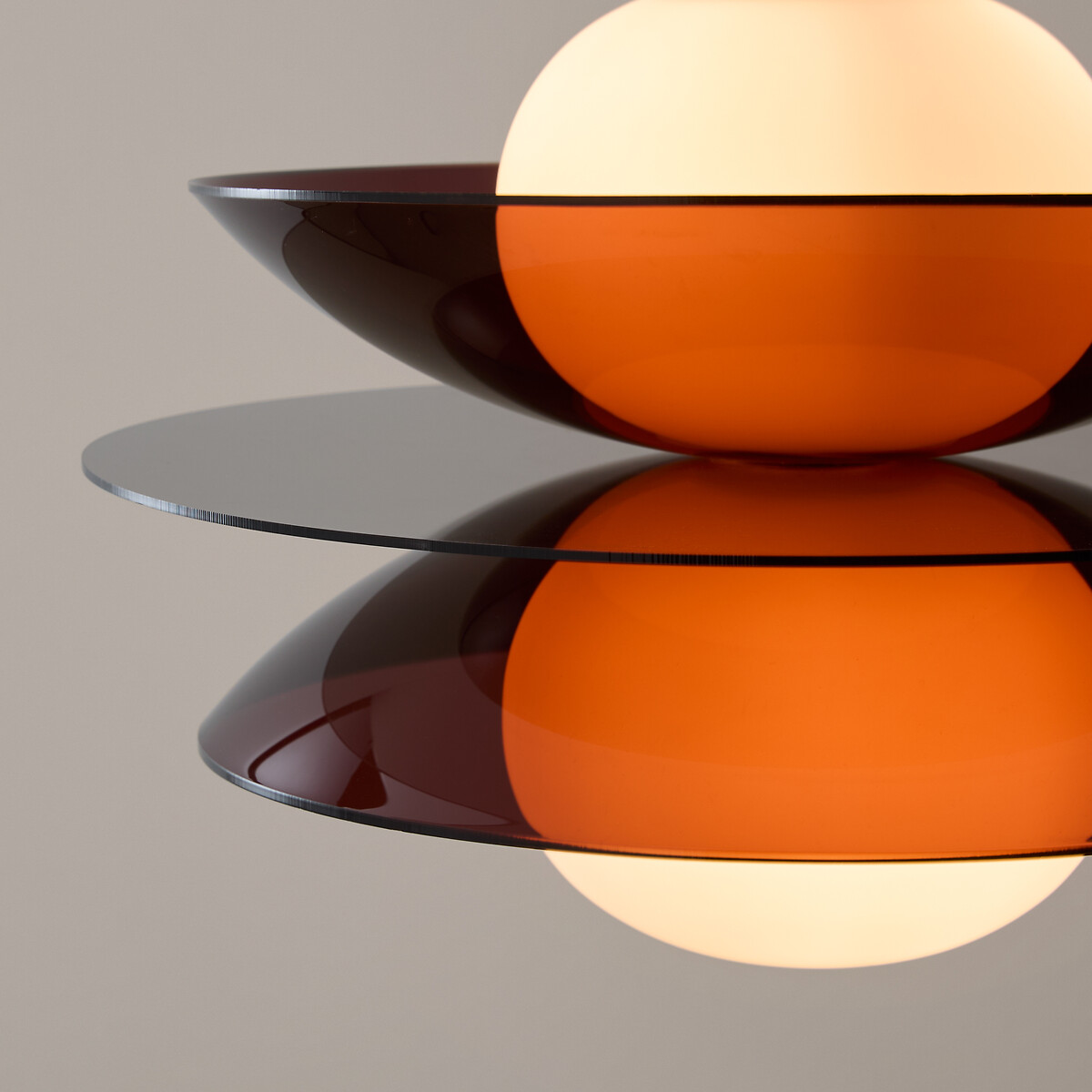 LA REDOUTE INTERIEURS<br>Luminária pendente em plexiglás e vidro opalino, Okara