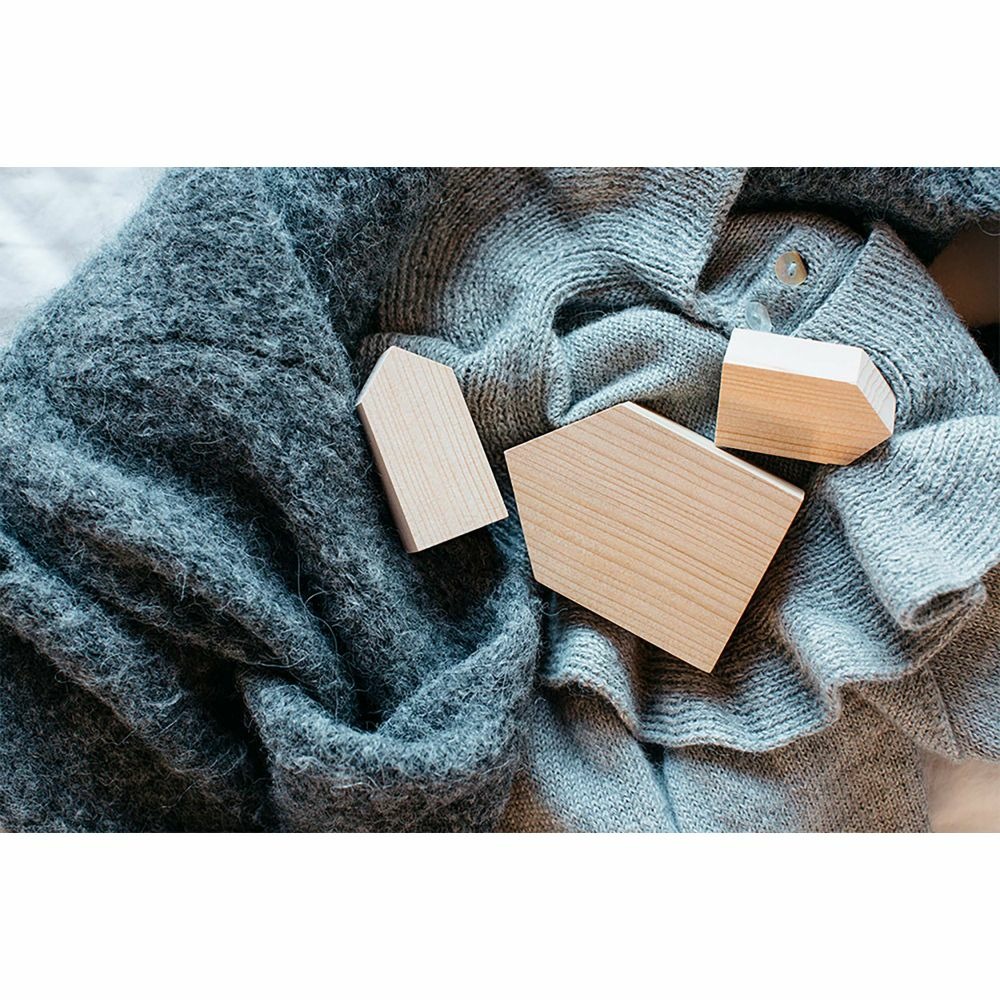 Set anti-mites avec maisons en bois de cèdre et huiles essentielles