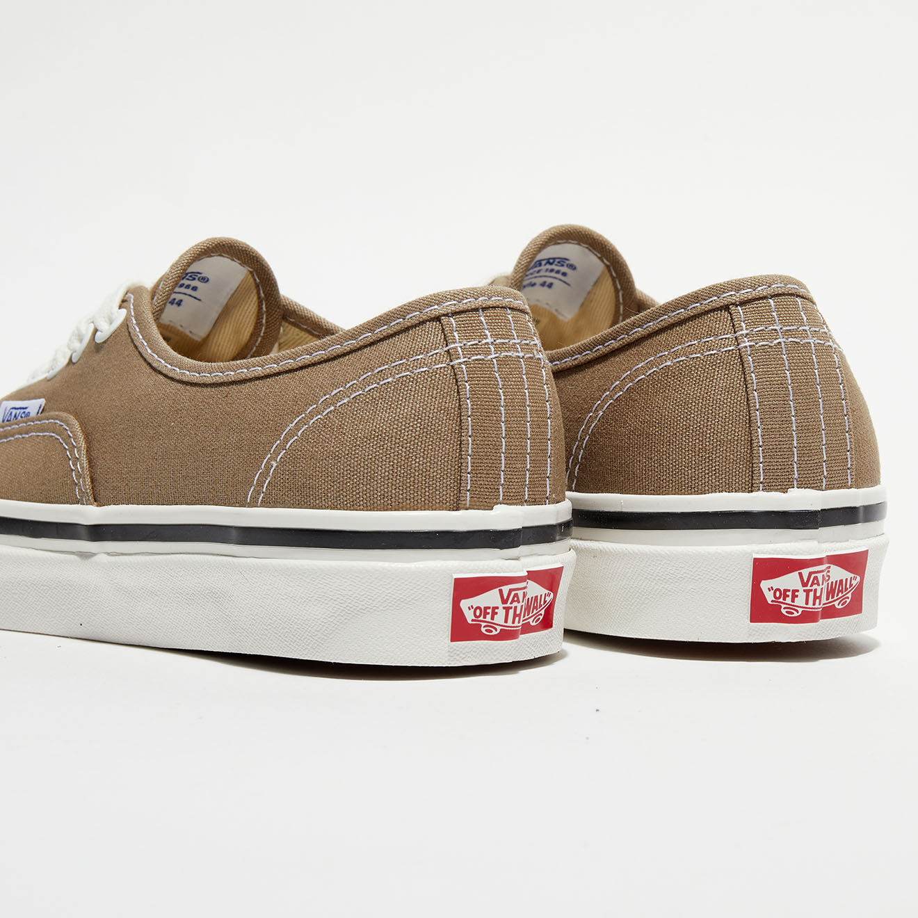 Vans Baskets Authentic 44 DX marron clair