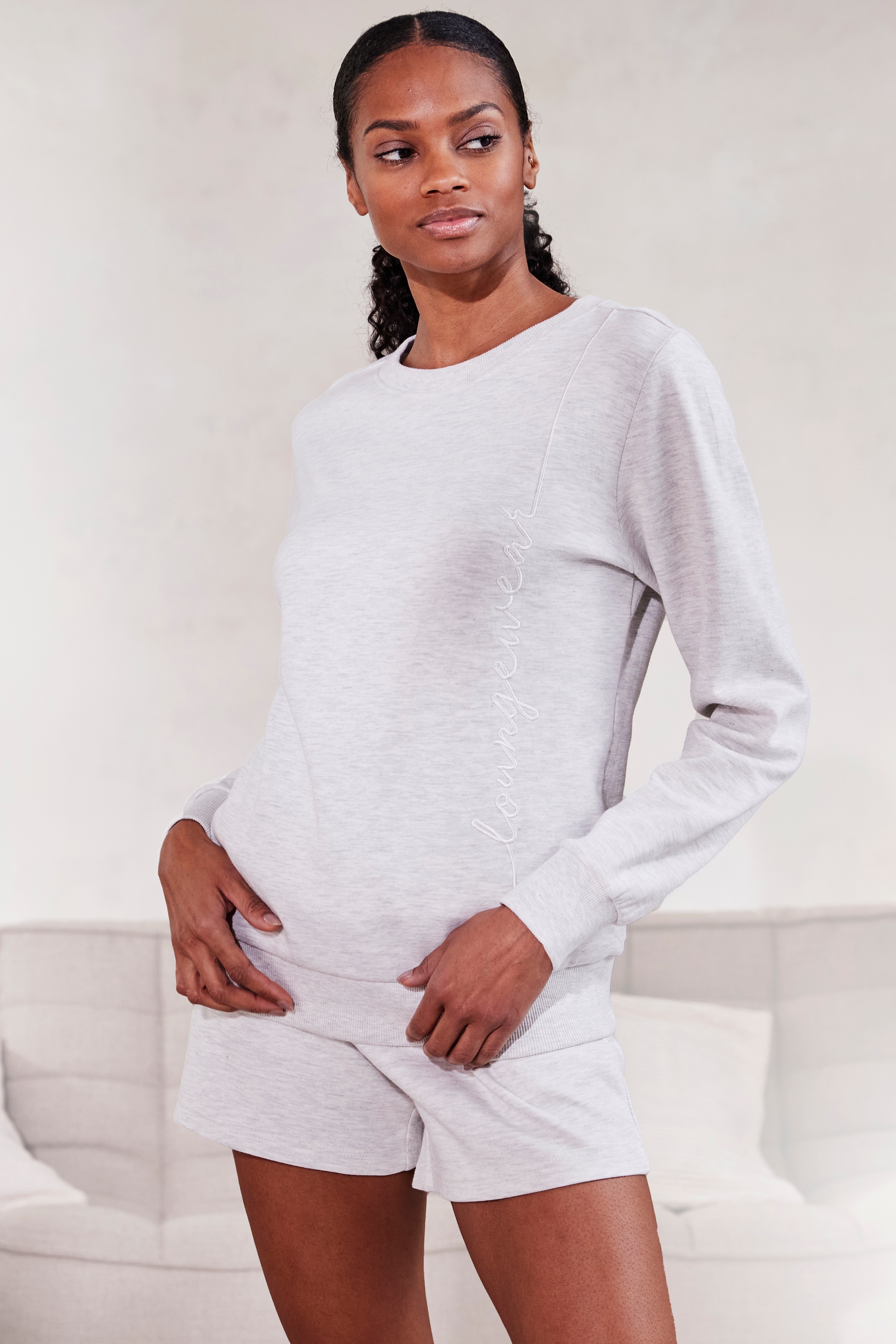 Vivance Sweatshorts  bequeme kurze Loungehose mit seitlichen Taschen