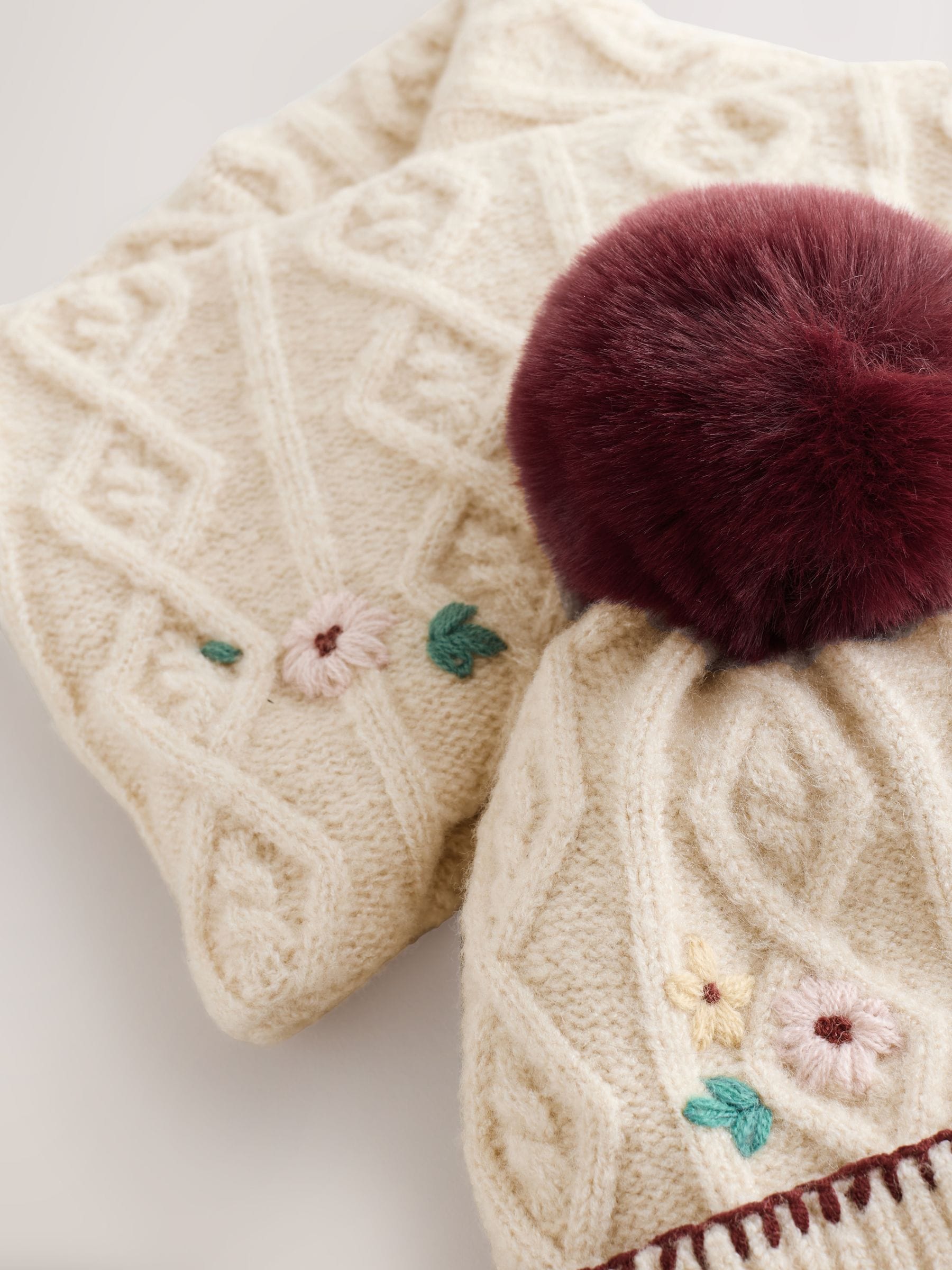 Bordeauxrood - Beanie And Snoods Set (1-16yrs) (1-16yrs)