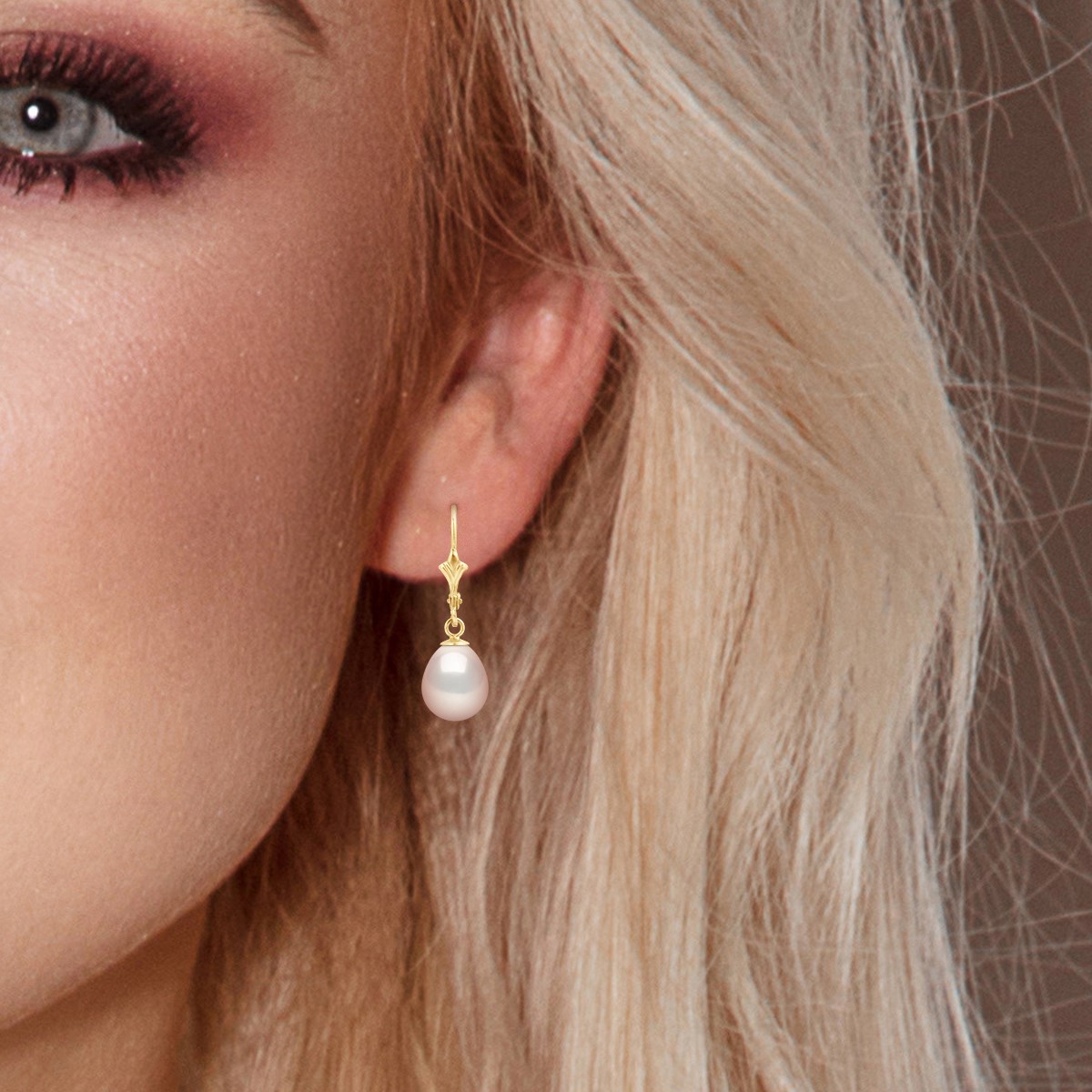 Boucles d'Oreilles Pendantes Perles d'Eau Douce 8-9 mm Blanches Or Jaune 18 Carats