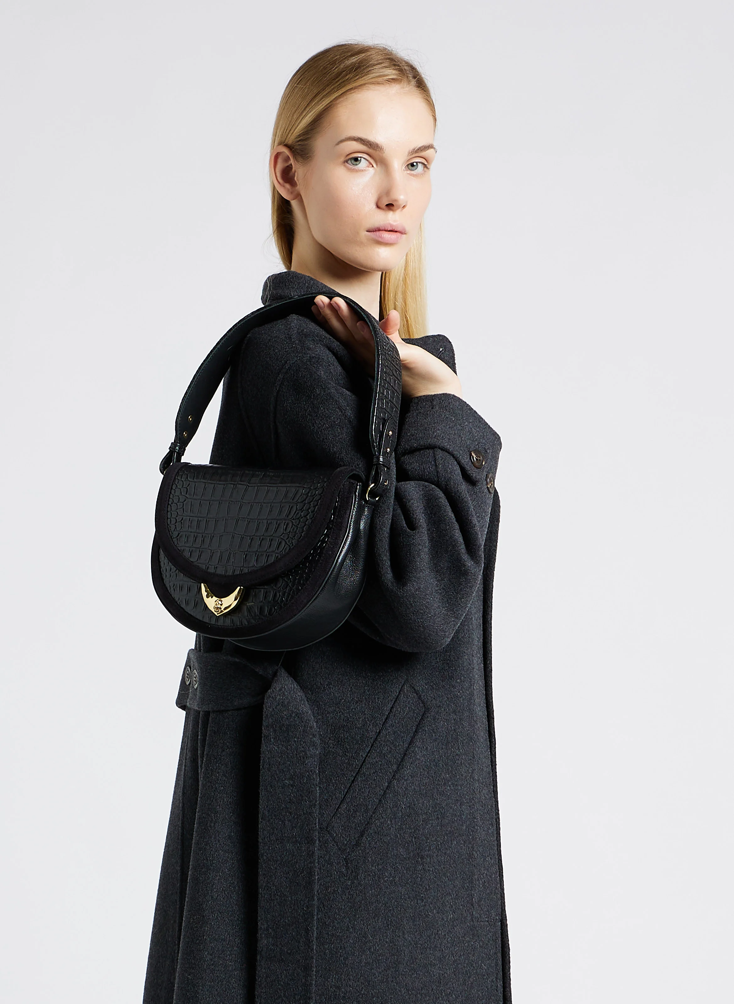 BIG VICTORIA - Sac porté épaule en cuir embossé croco | Noir