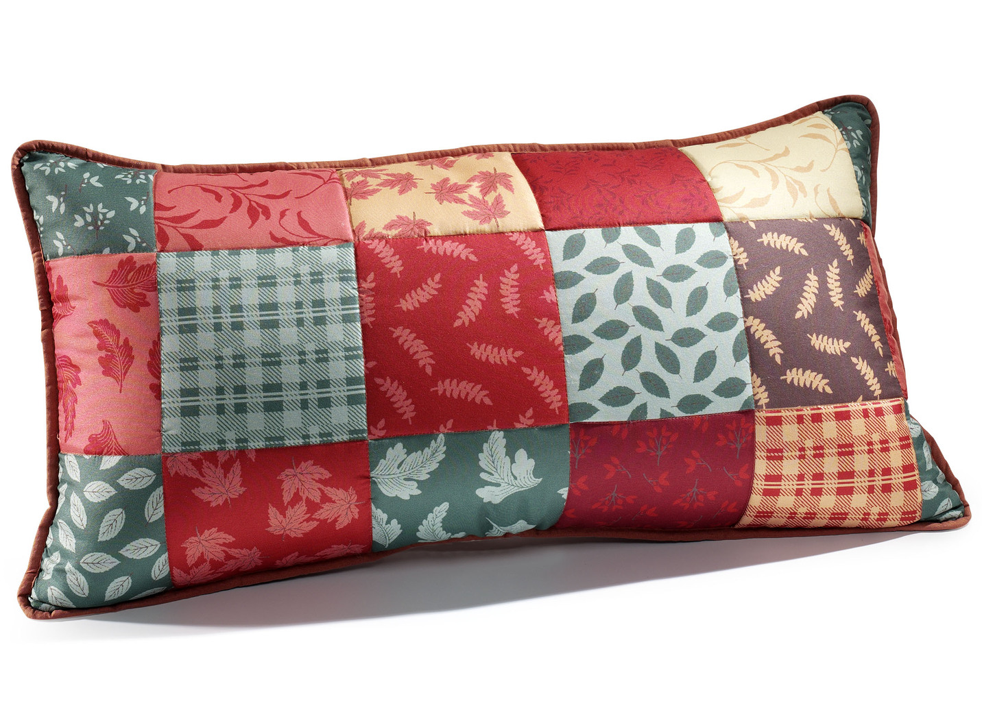 Tagesdecke und Kissenbezüge in Patchwork-Optik