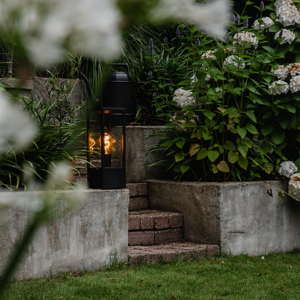 QAZQA IndustriÃ«le staande buitenlamp zwart 40 cm IP44 - Charlois