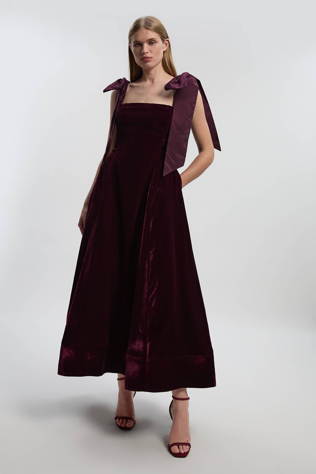 KarenMillen Robe Midaxi de Bal Tissée Petite Velours Bardot avec Nœud en Taffetas