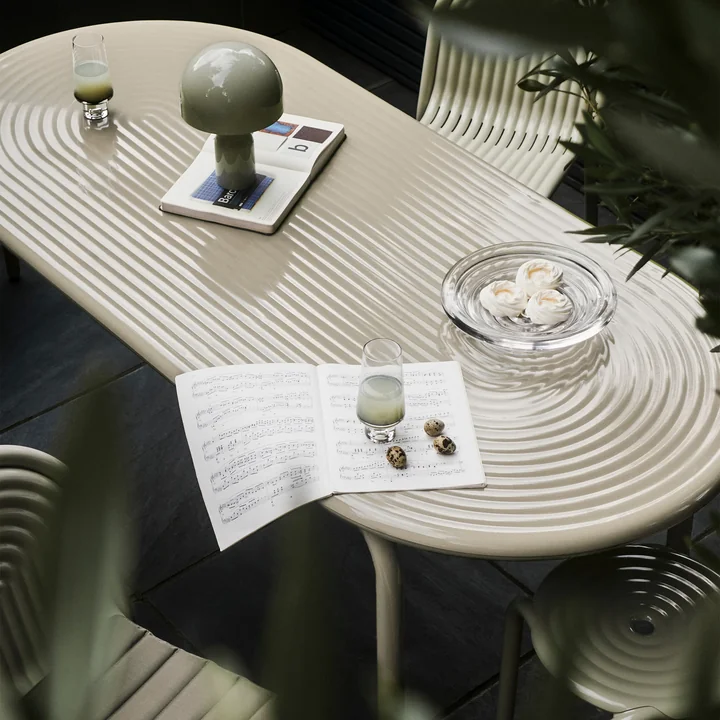Tom Dixon - Groove Gartentisch, 186 x 86 cm, moosgrün