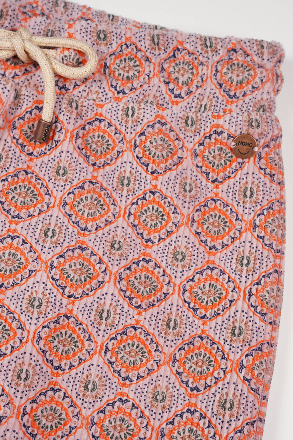 NONO flared broek Sady met all over print lichtroze