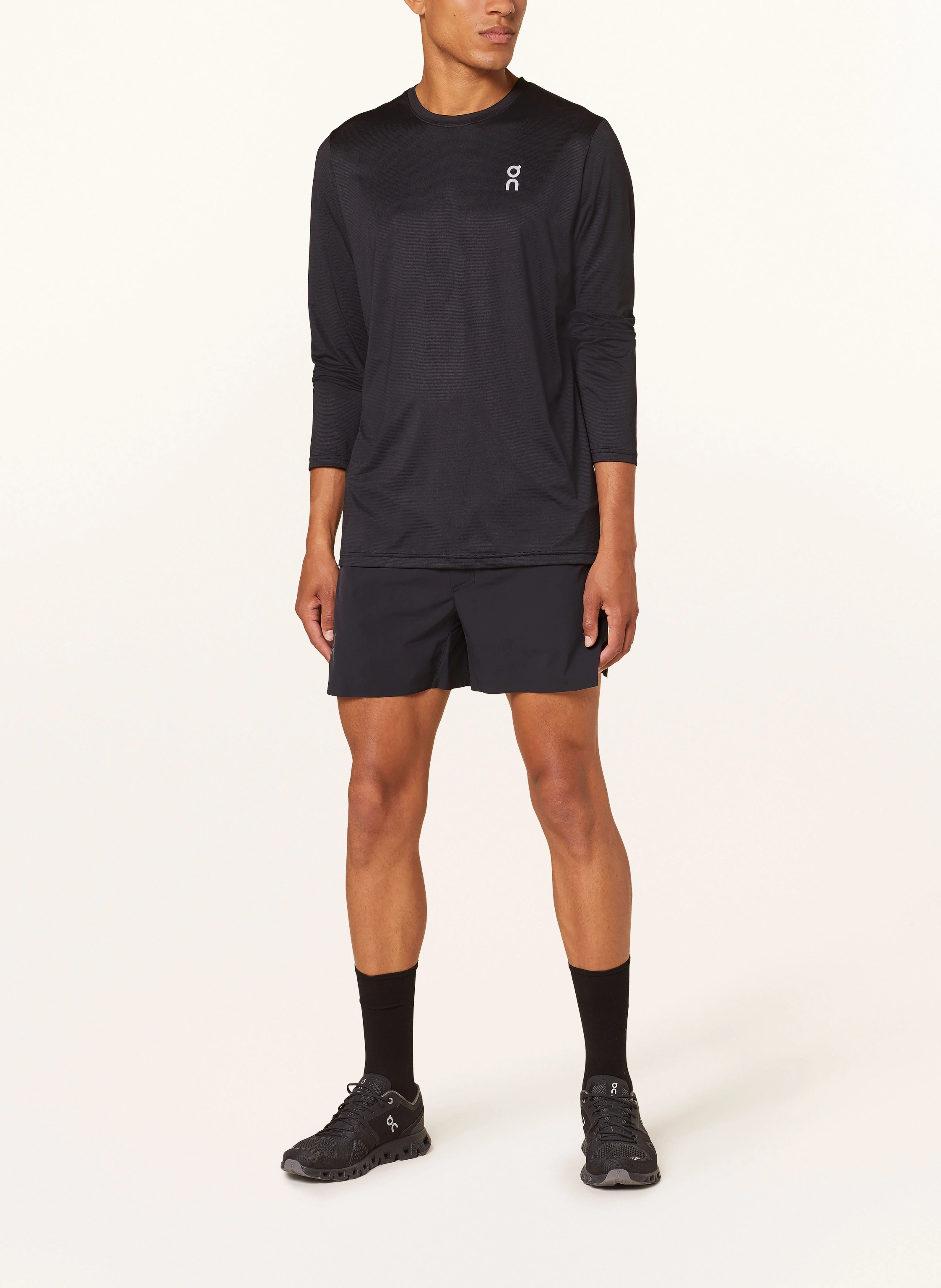 On 2-in-1-Laufshorts
