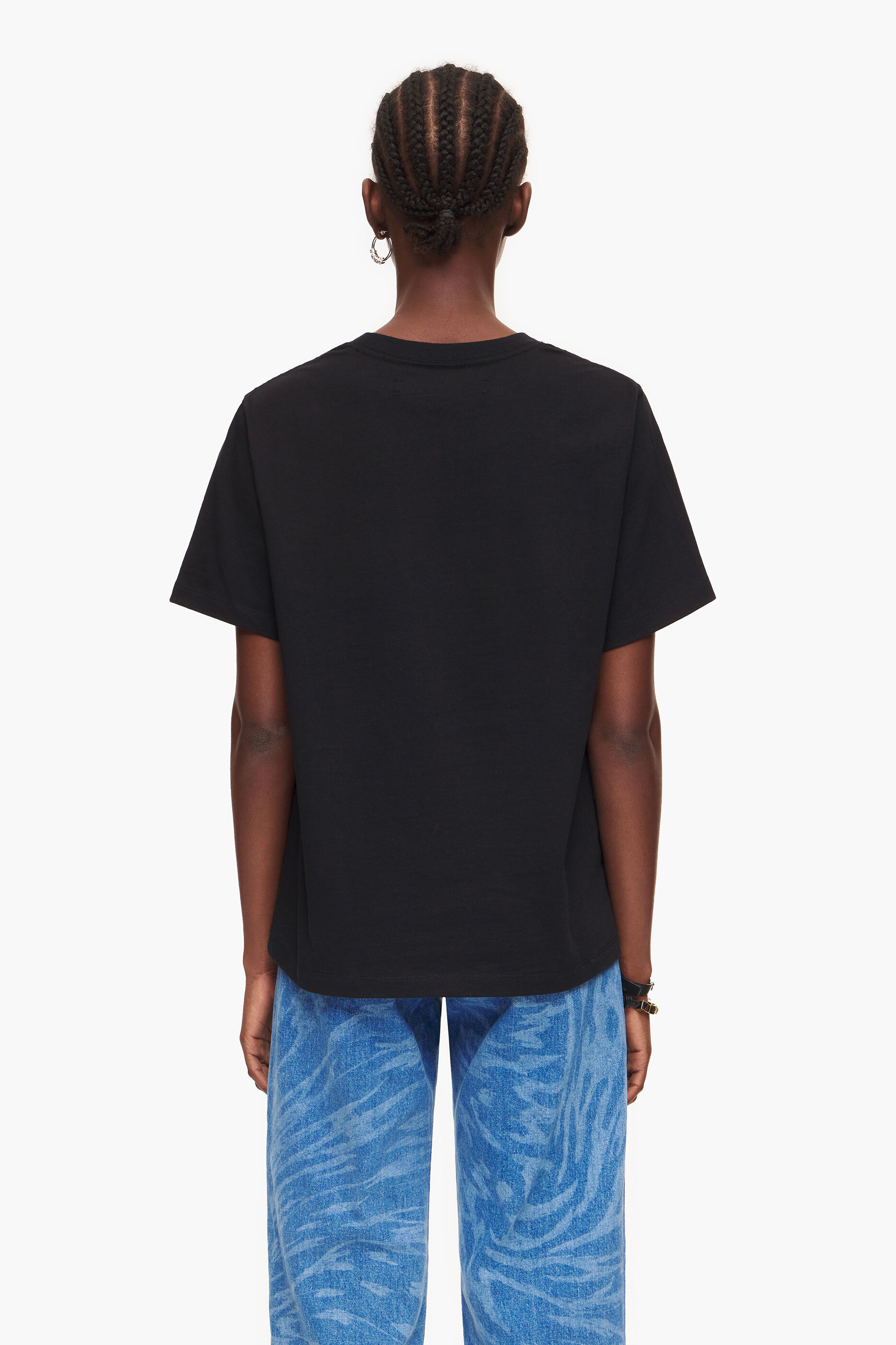 Camiseta com o logotipo da Black University Bimba