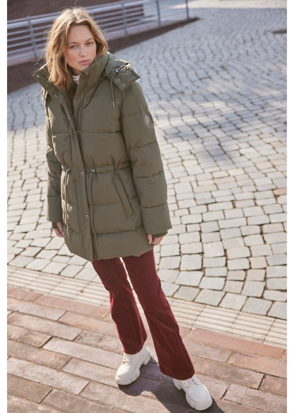 Veste matelassée avec lien à nouer à la taille