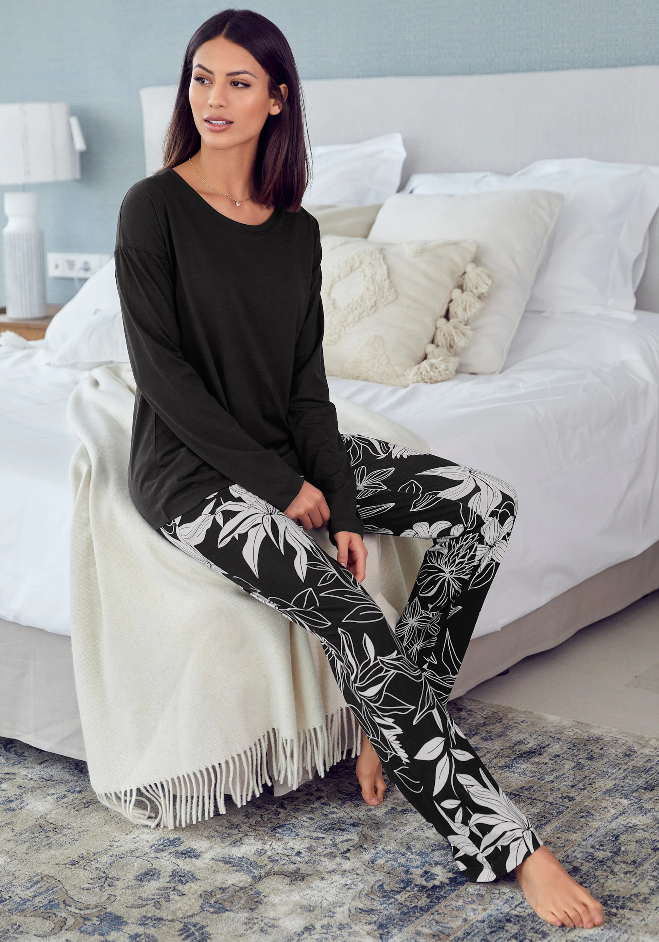 LASCANA Pyjamaoberteil in schwarz
