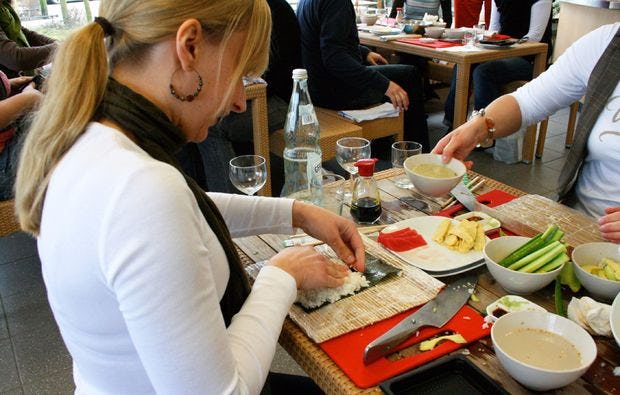 Sushi Kochkurs bei Düsseldorf als leckere Geschenkidee