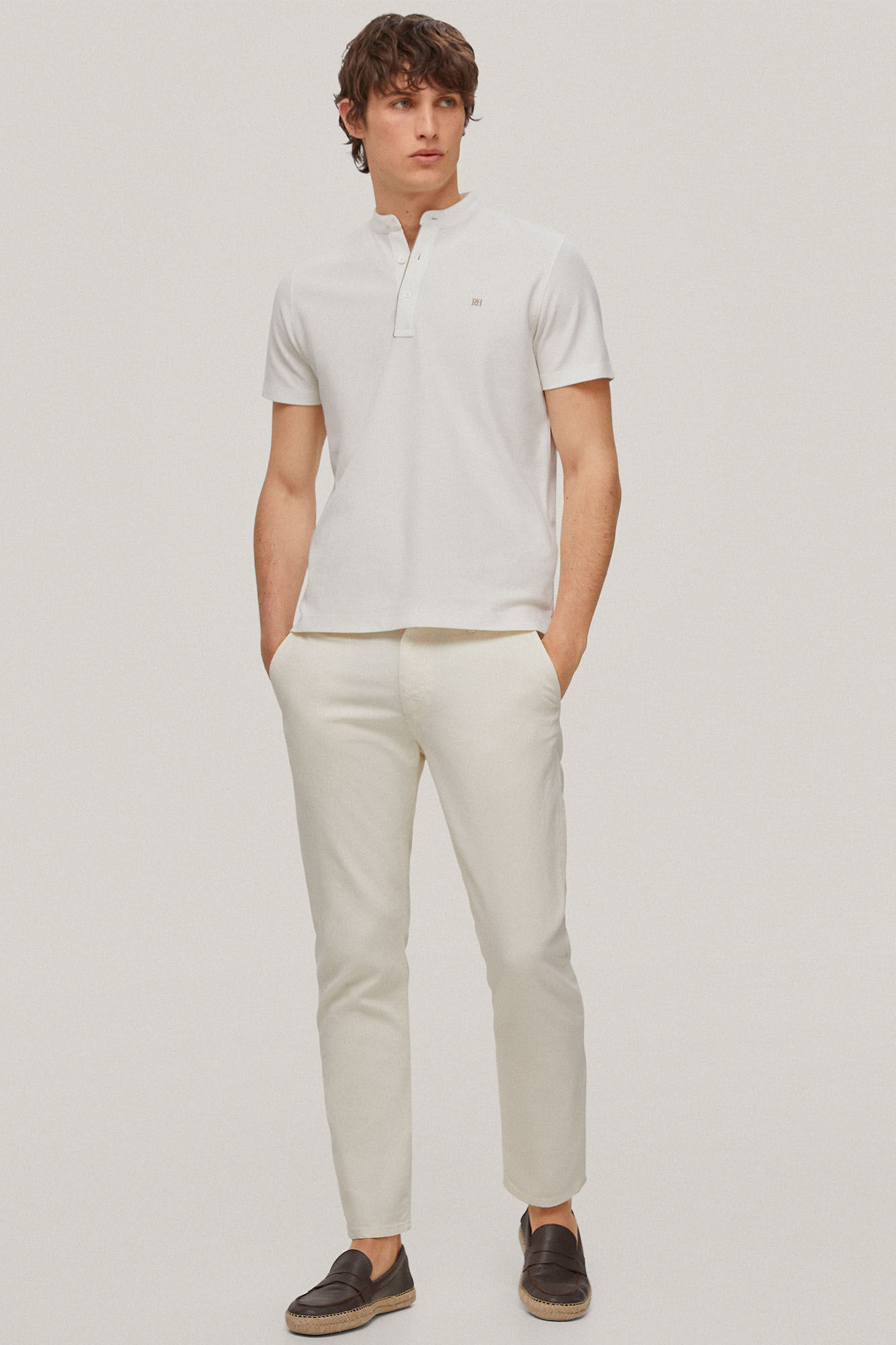 Camisa polo com gola mandarim e acabamento anti-odor - Branca