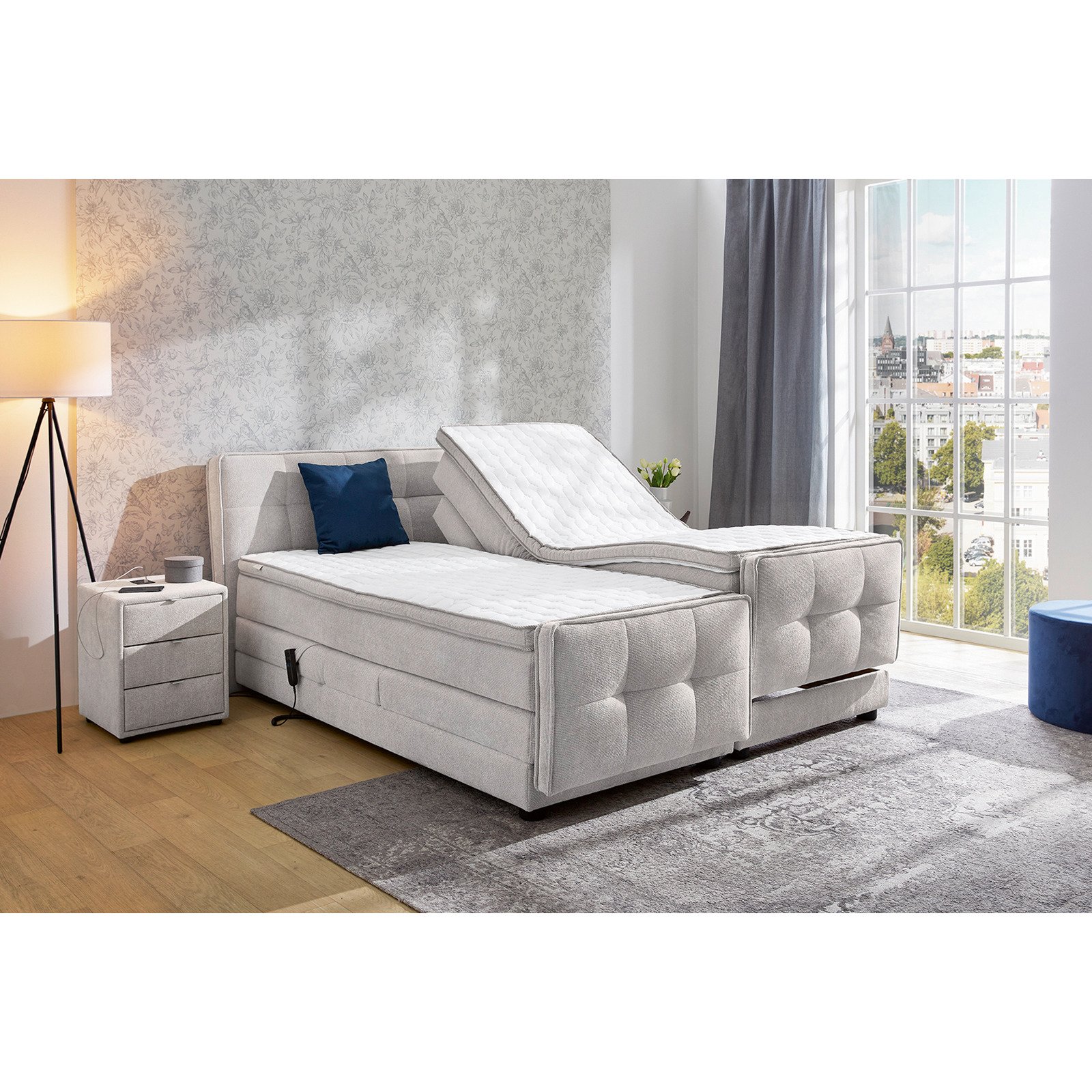Boxspringbett Paloma Stoff 180 x 200 cm, mit verstellbarer Liegeposition per Fernbedienung hellgrau