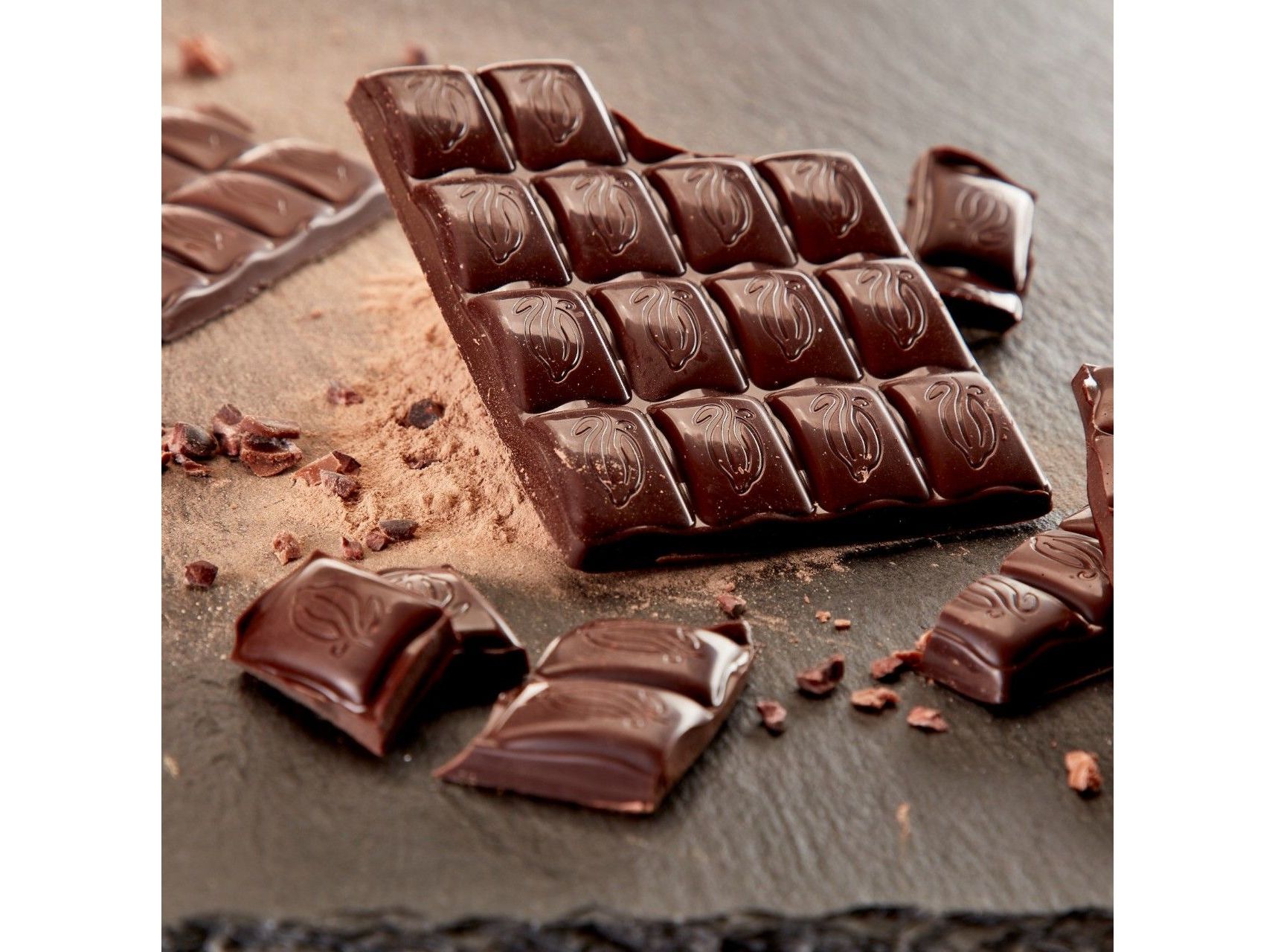 TABLETE NESTLÉ MOMENTS CHOCOLATE PRETO 90G