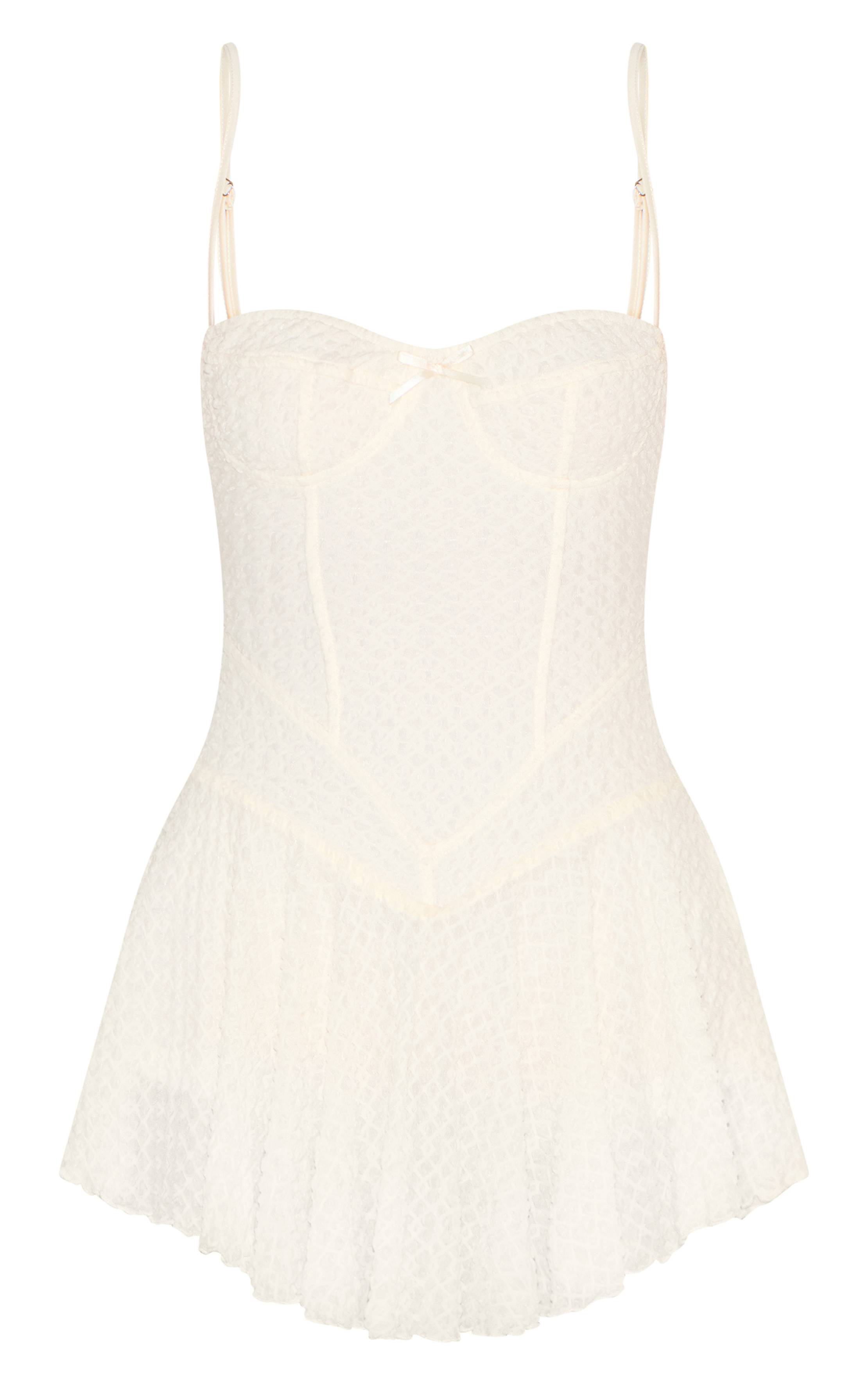Crème Combi-short Jupe-culotte À Bretelles En Dentelle Texturée Vaporeuse