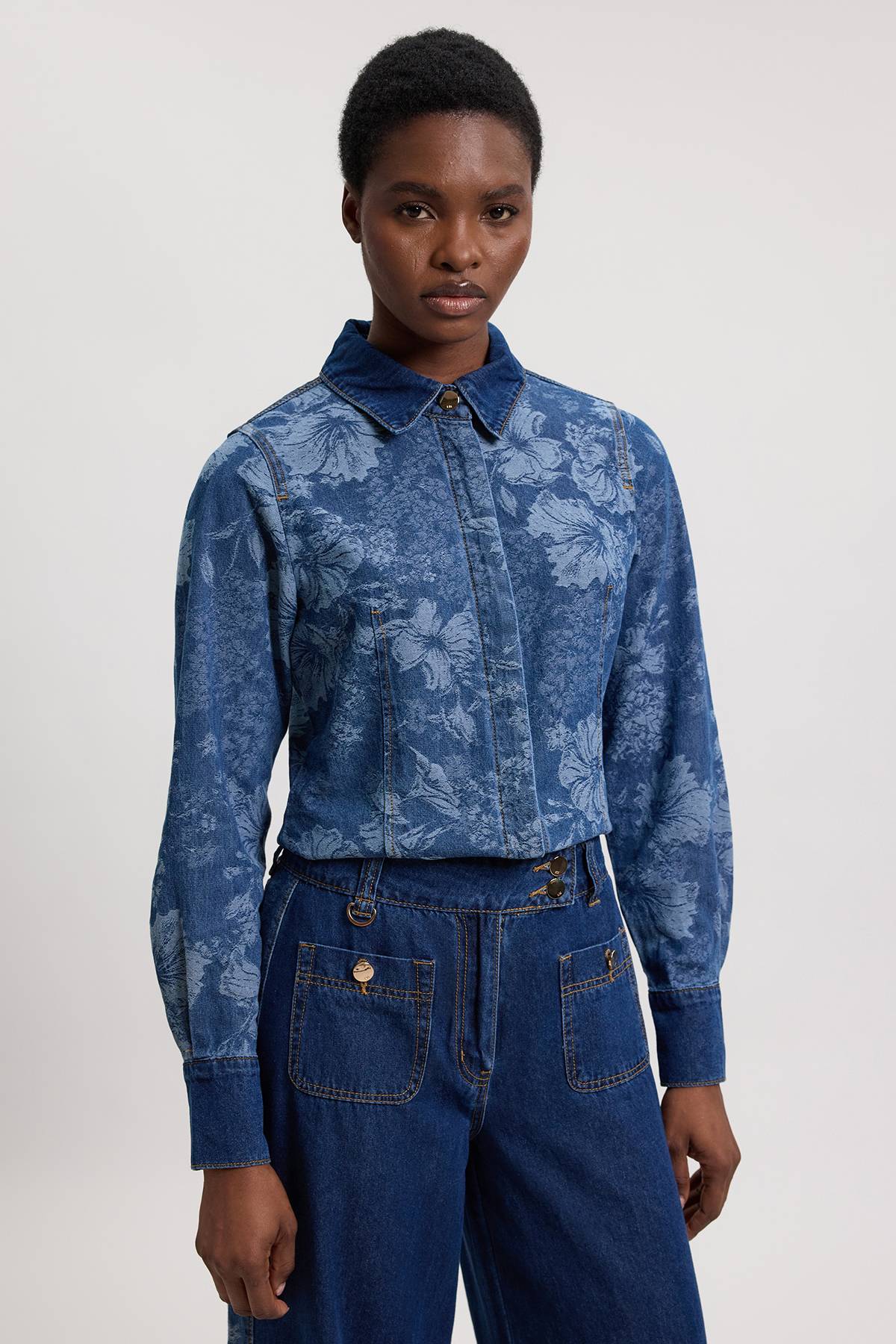 KarenMillen Chemise En Denim Jacquard Avec Col Et Poignets Contrastés