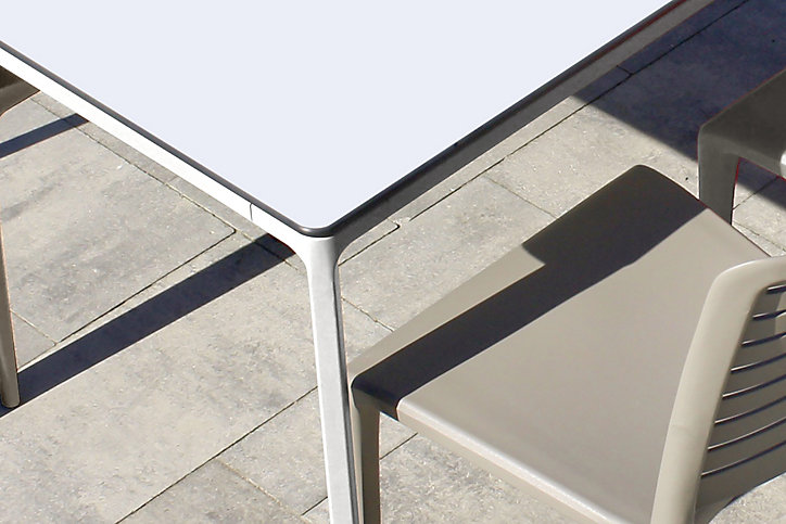 Table de jardin Meet en aluminium coloris blanc L.200 x l.90 x H.73 cm