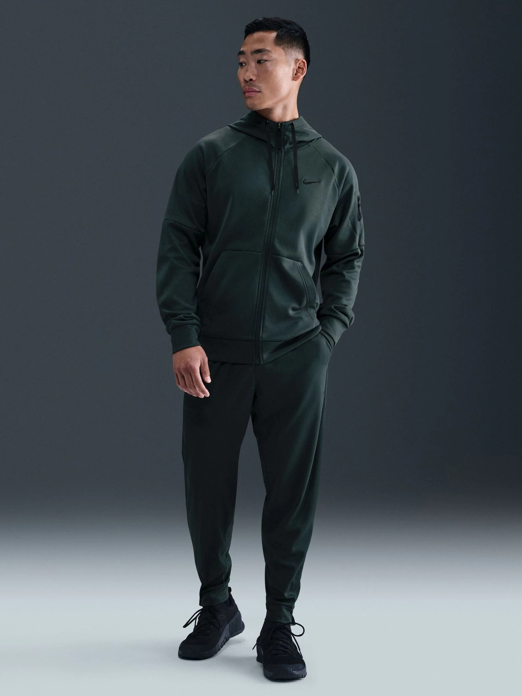 Donkergroen zeewier - Nike Dri-FIT Totality trainingsbroek met taps toelopende pijpen