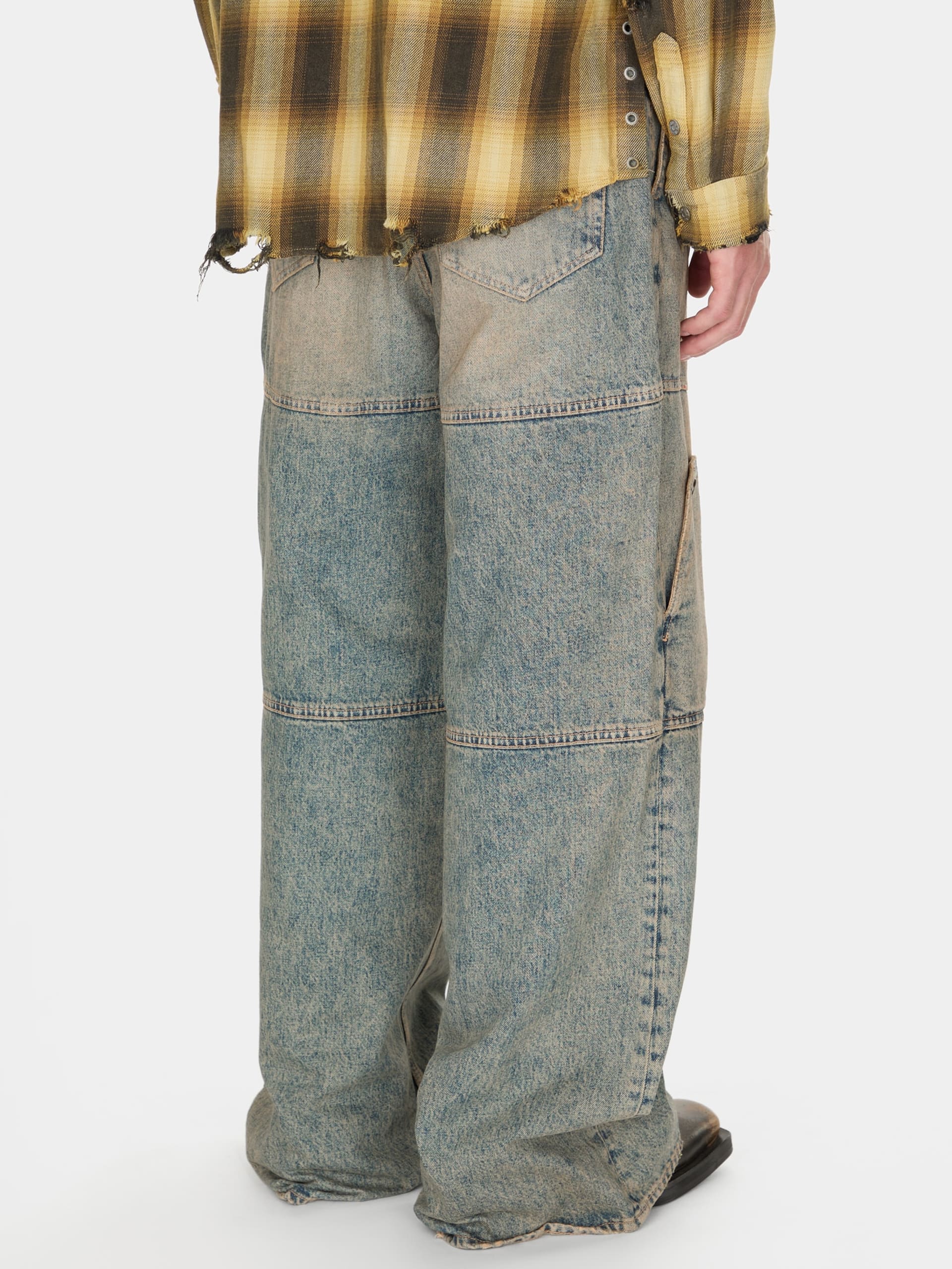 calça utilitária de denim lavado