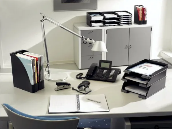 Brevbakke Leitz Plus Slimline A4 sort