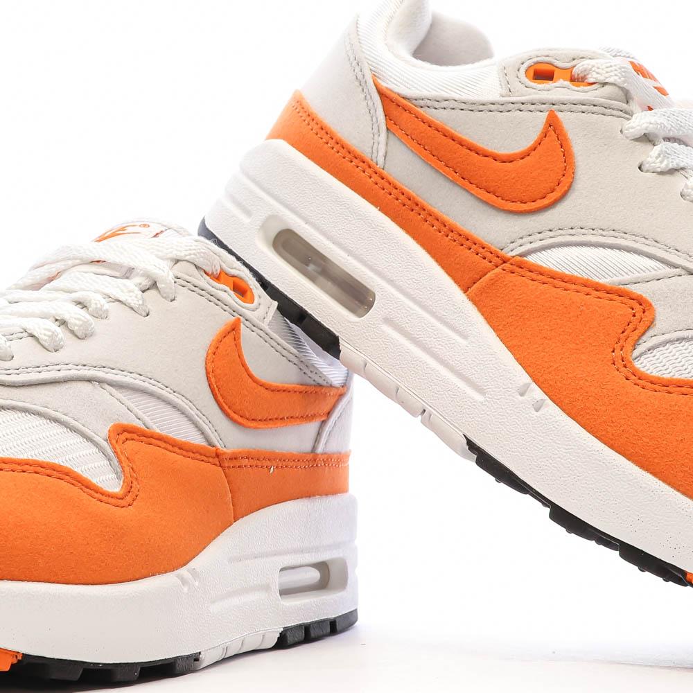 Nike Baskets Blanches/Orange Femme Nike Air Max 1