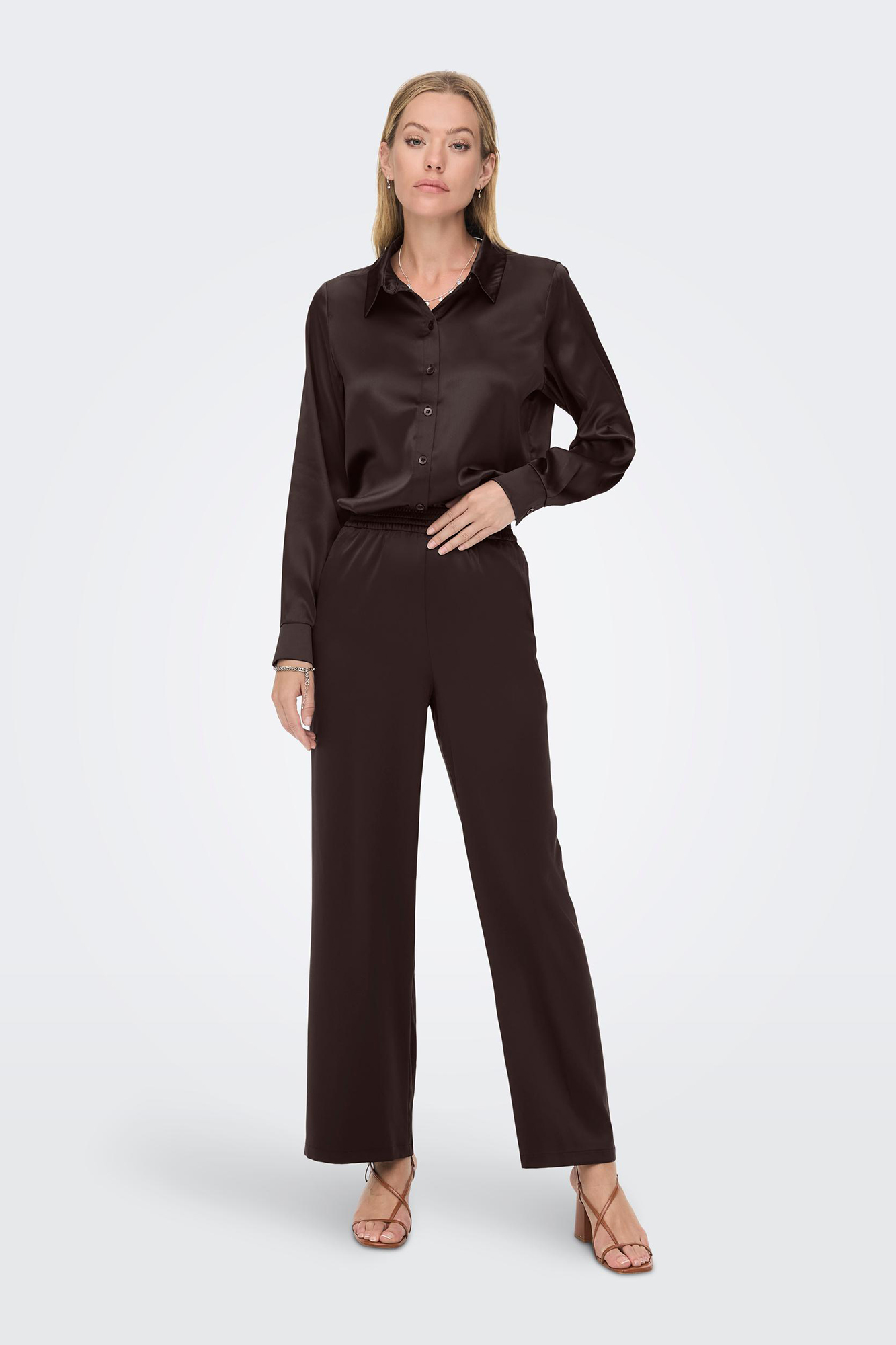 camisa de cetim oversized