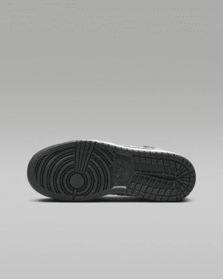 Air Jordan 1 Low SE Older Kids' Shoes