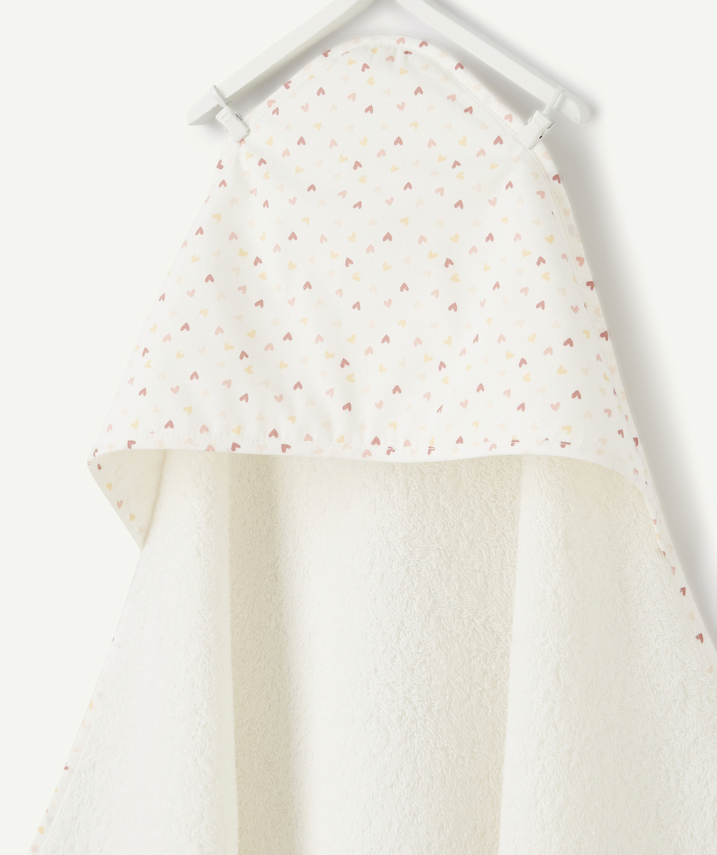 CAPE DE BAIN BÉBÉ BLANCHE ET IMPRIMÉE COEURS EN COTON BIOLOGIQUE