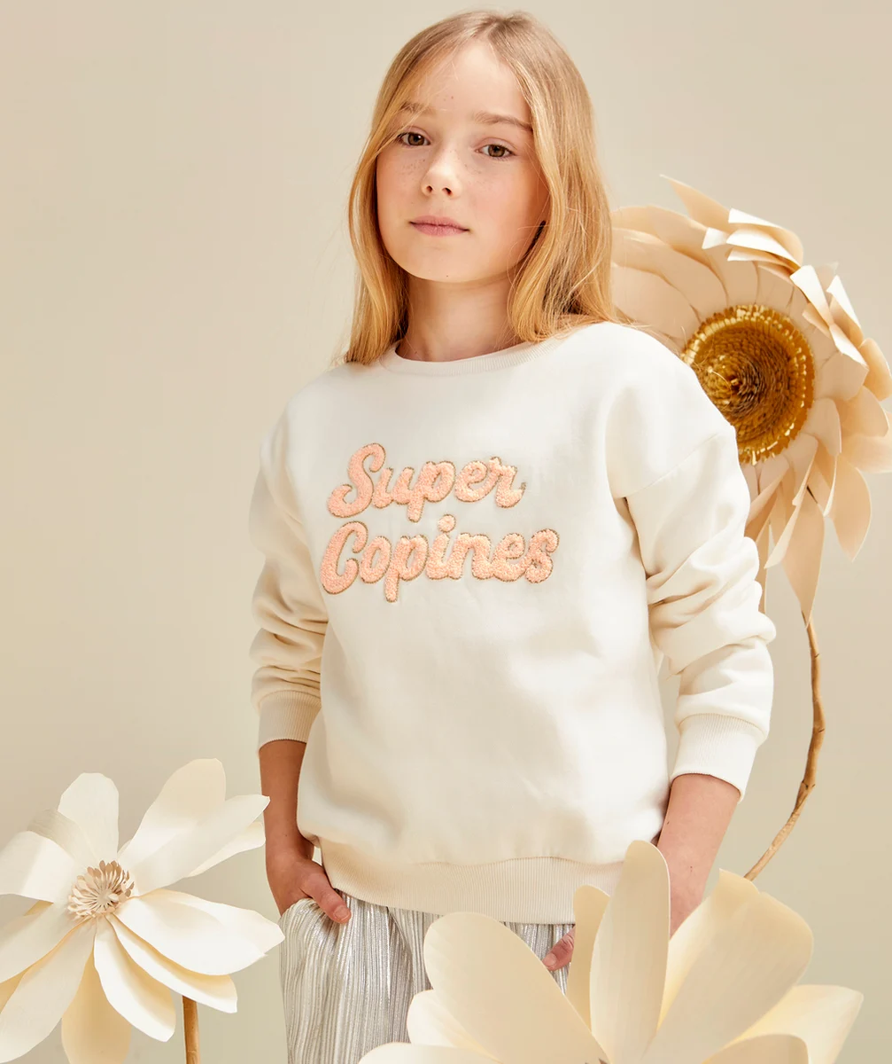 SWEAT FILLE EN FIBRES RECYLÉES ÉCRU AVEC MESSAGE SUPER COPINES