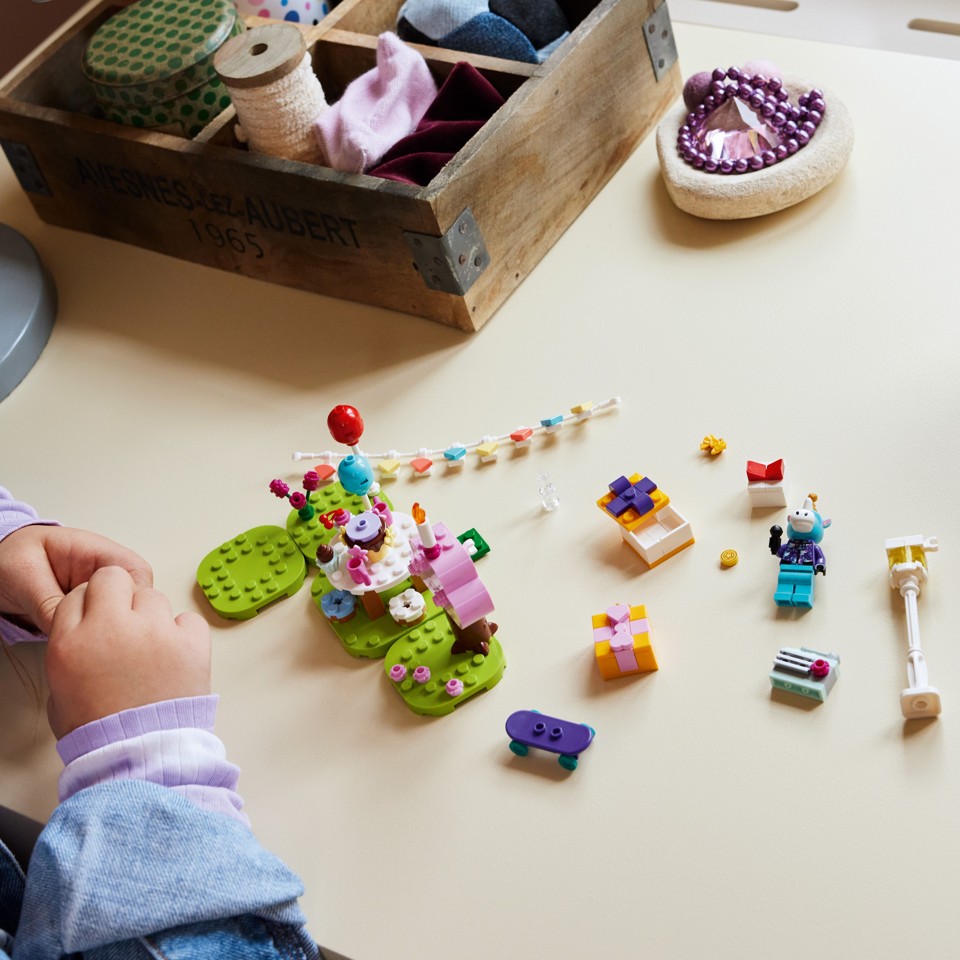 LEGO Animal Crossing - Fødselsdagsfest for Julian (77046)