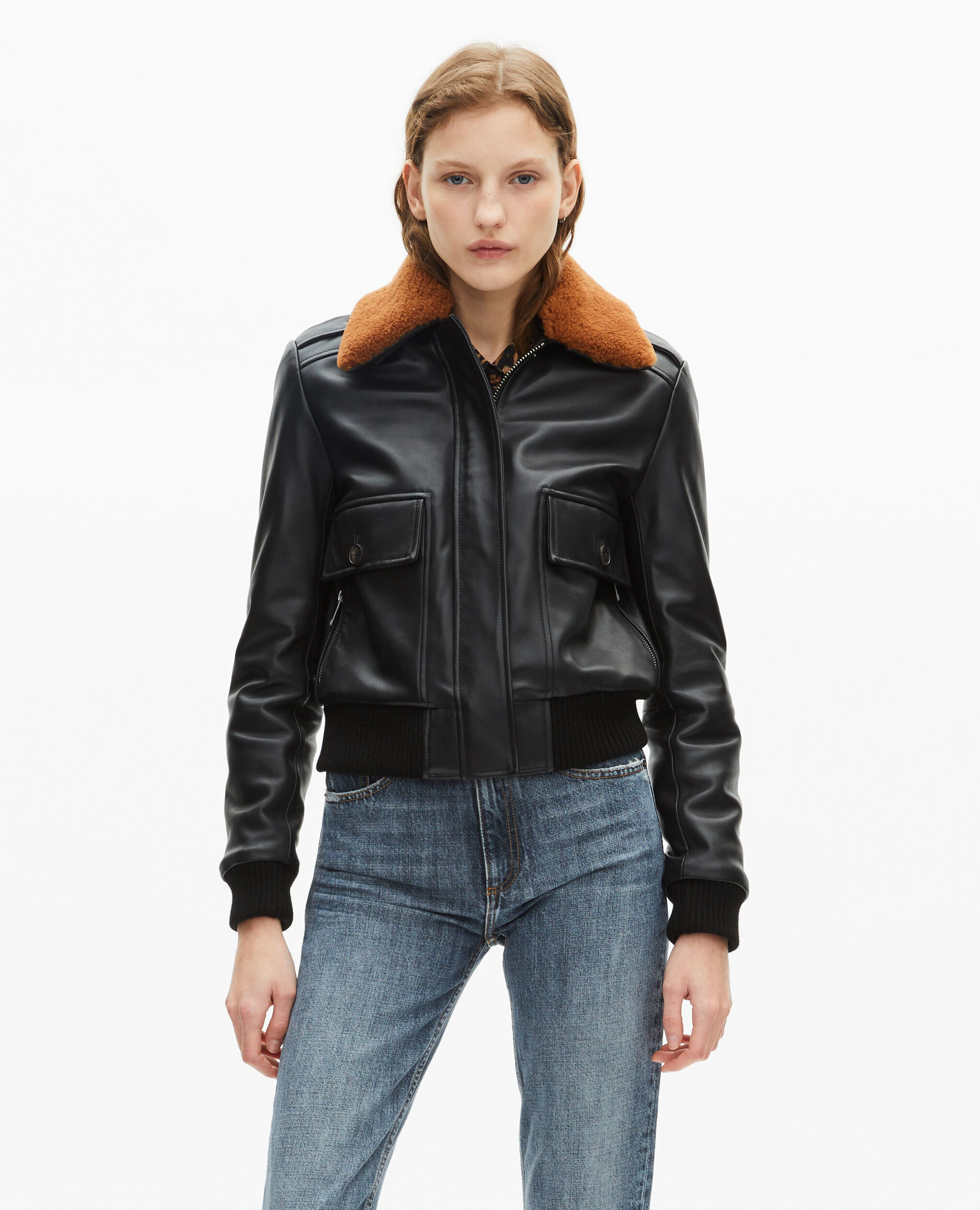 Blouson court en cuir lisse col sherpa noir